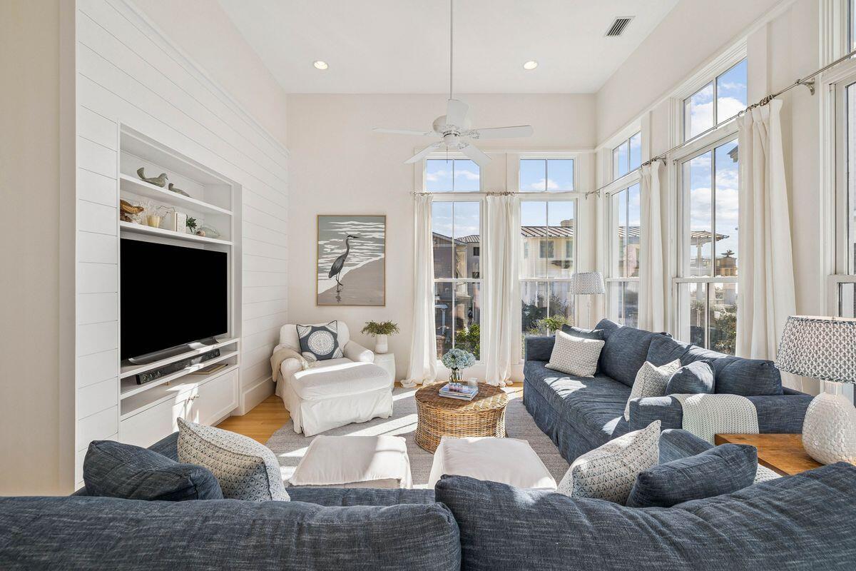 SEASIDE 11 - Residential