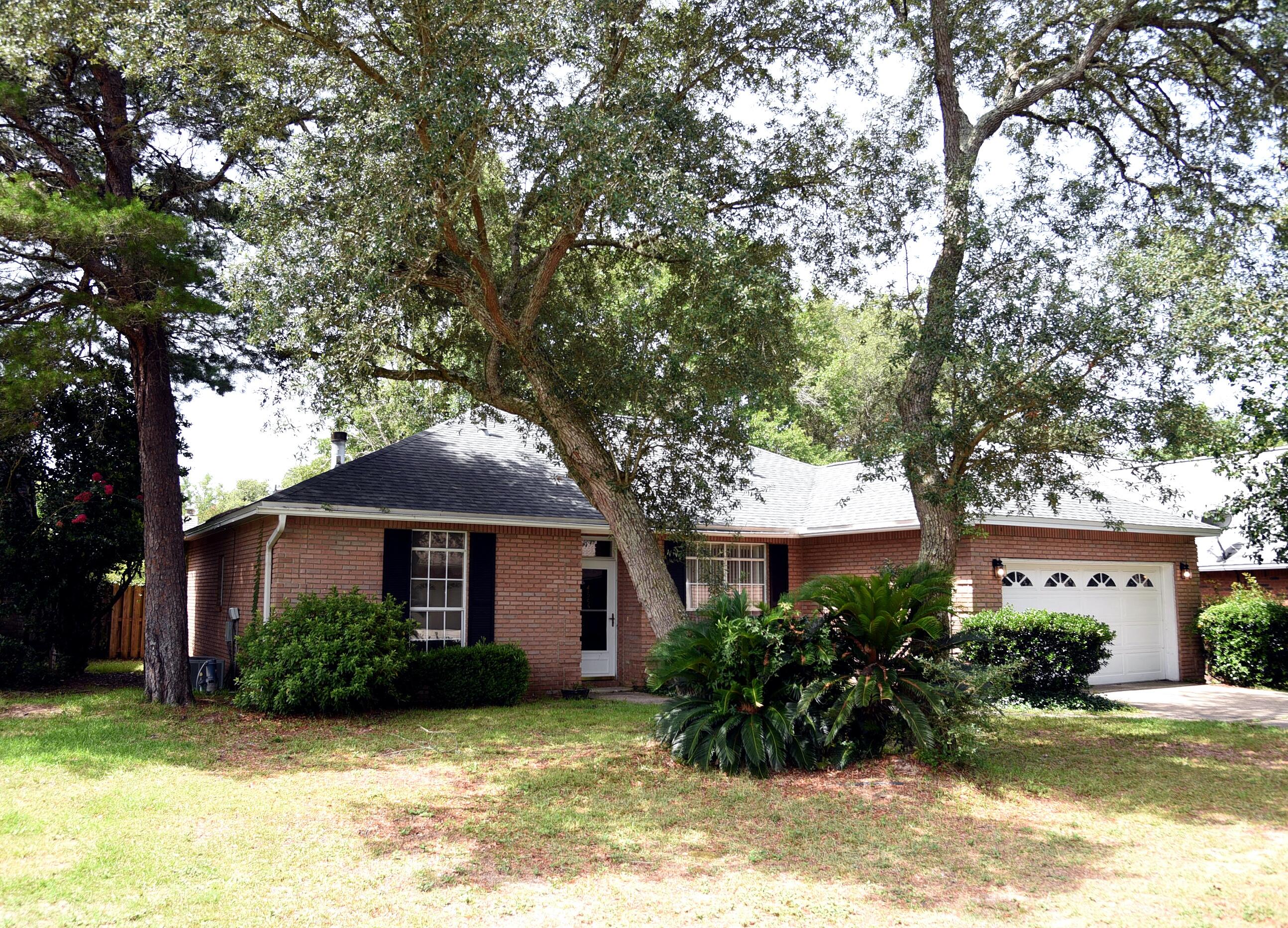 Great Location! Convenient to Bluewater Elementary School. Short drive to EOD Schools. Split bedroom plan home with added living space. Foyer opens to Great Room with Vaulted Ceiling and Fireplace. To right of entrance is Dining Room. Off the Great Room is very nice Kitchen with Breakfast area (ice maker not warranted). Located behind Great Room is Florida room. Master Bedroom with Master Bath, double vanity, Separate Shower, whirlpool tub (jets not warranted). Walk in closet. Other two bedrooms share full bath. Fenced Backyard with open Patio area. NO SMOKING & NO PETS!Any person 18 years old or older must apply separately. Tenants required to carry renter's liability insurance