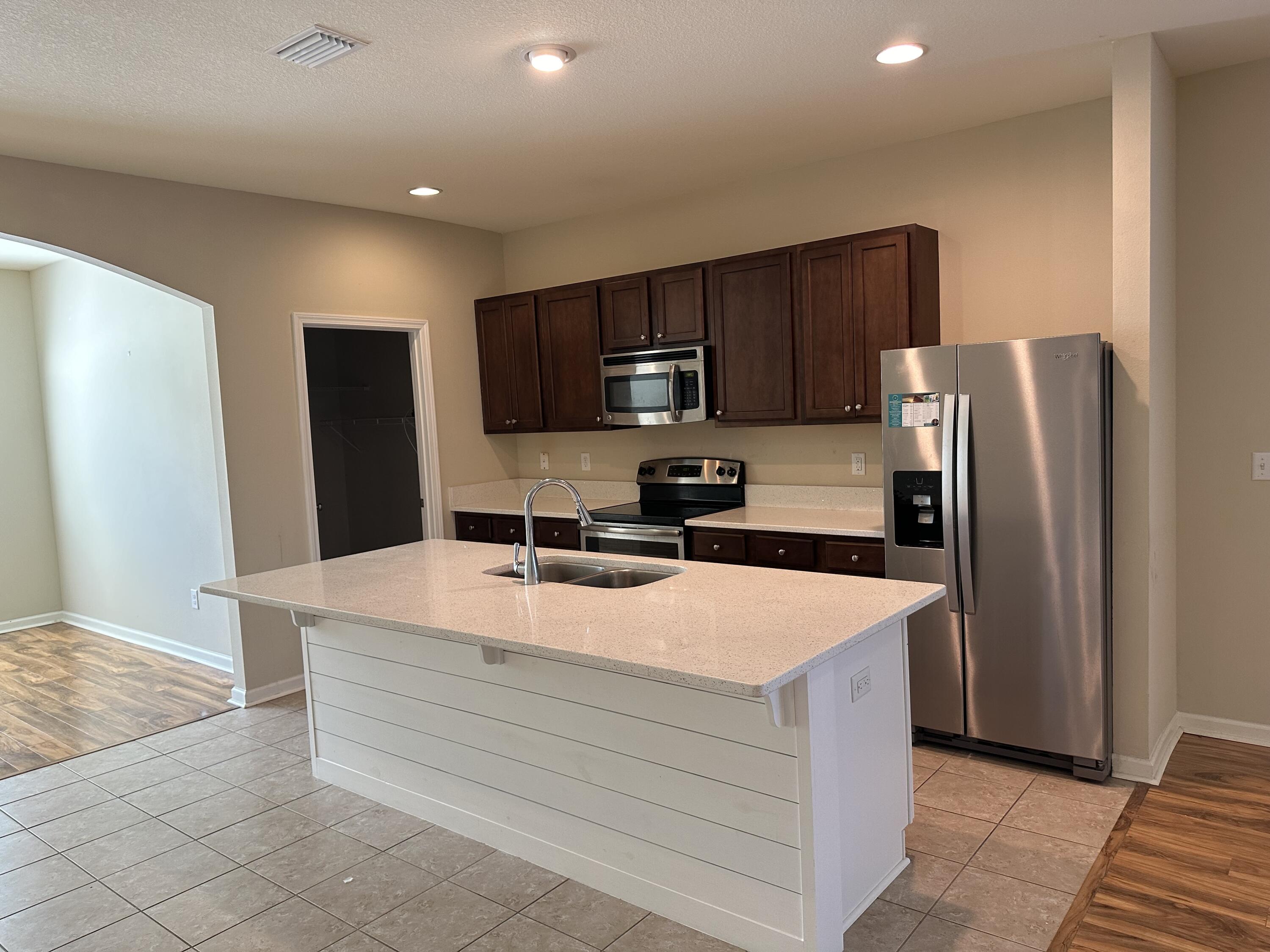 HAMMOCK BAY - Residential Lease