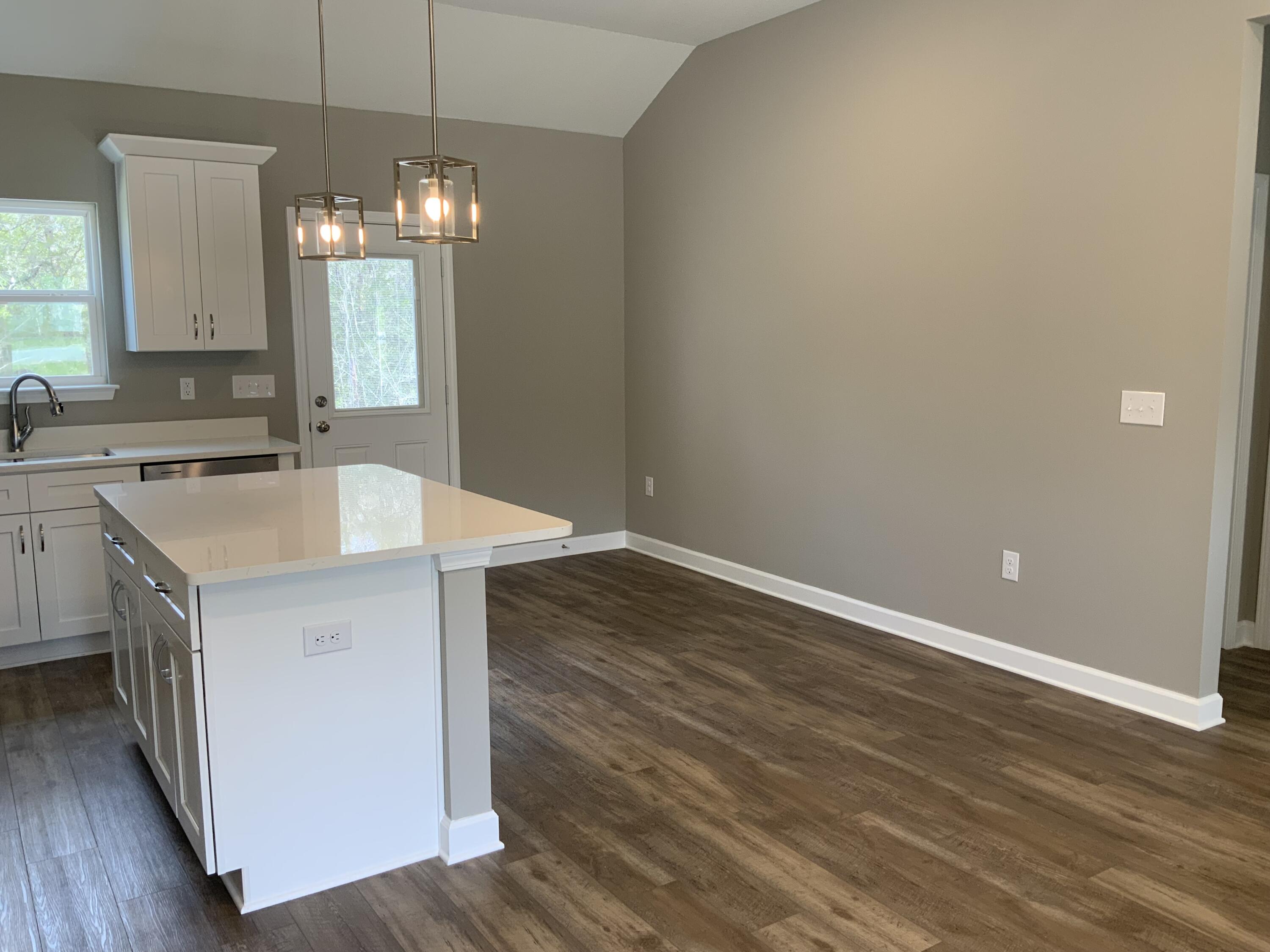 MAJESTIC OAKS VINEYARD - Residential