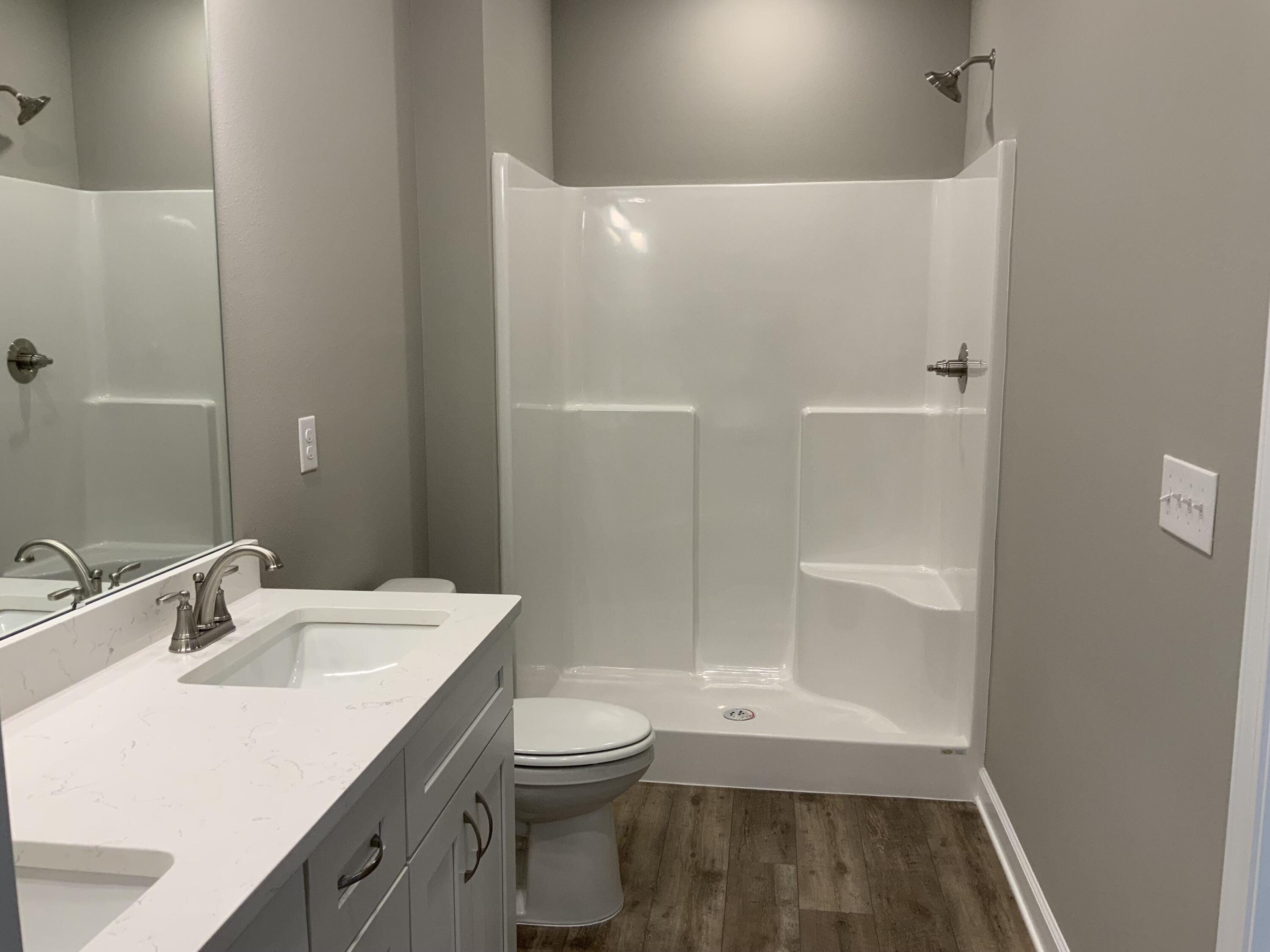 MAJESTIC OAKS VINEYARD - Residential