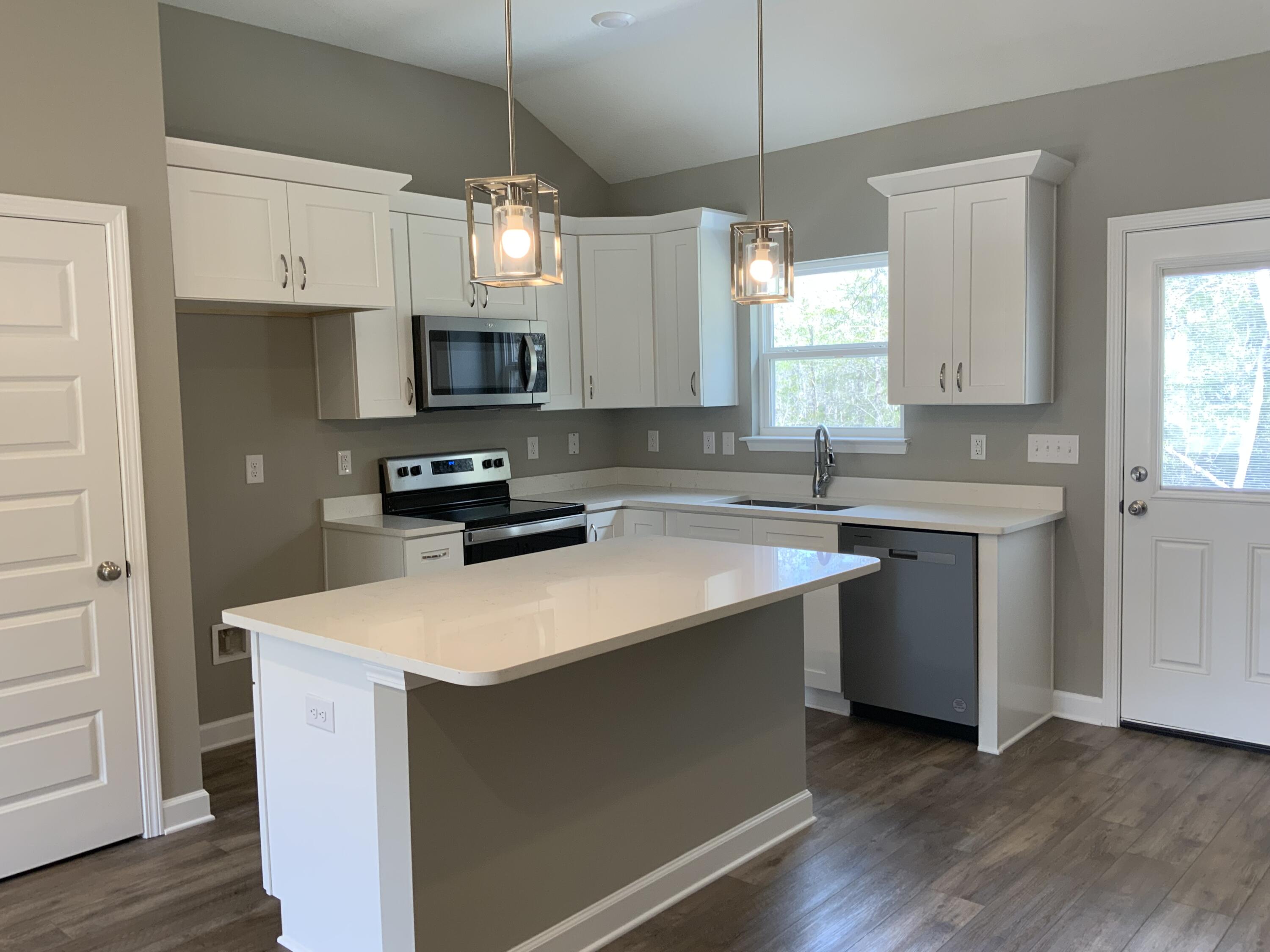 MAJESTIC OAKS VINEYARD - Residential