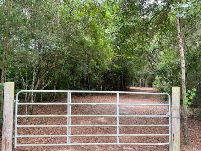 METES & BOUNDS - Land