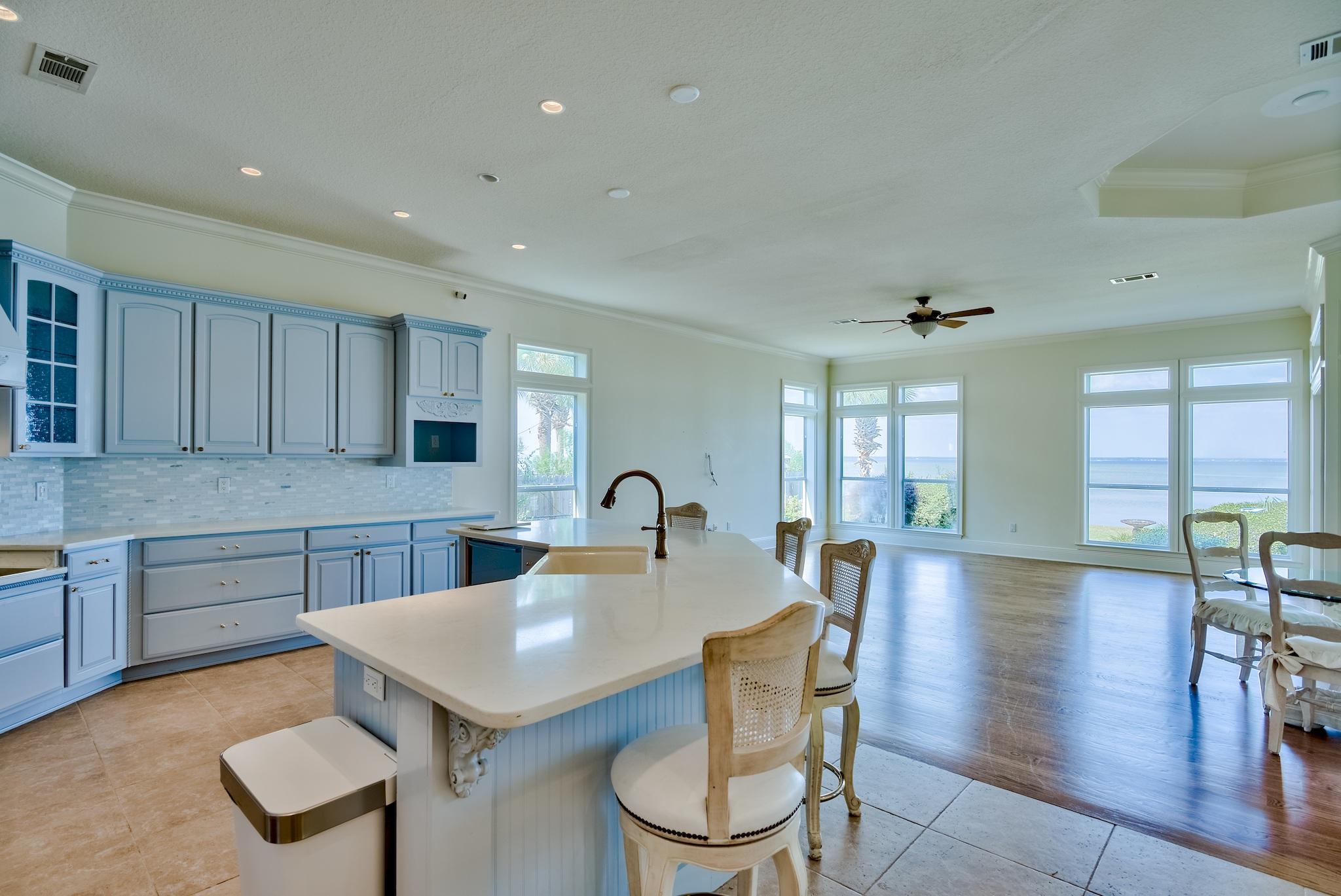 HOLIDAY SHORES ESTATES - Residential