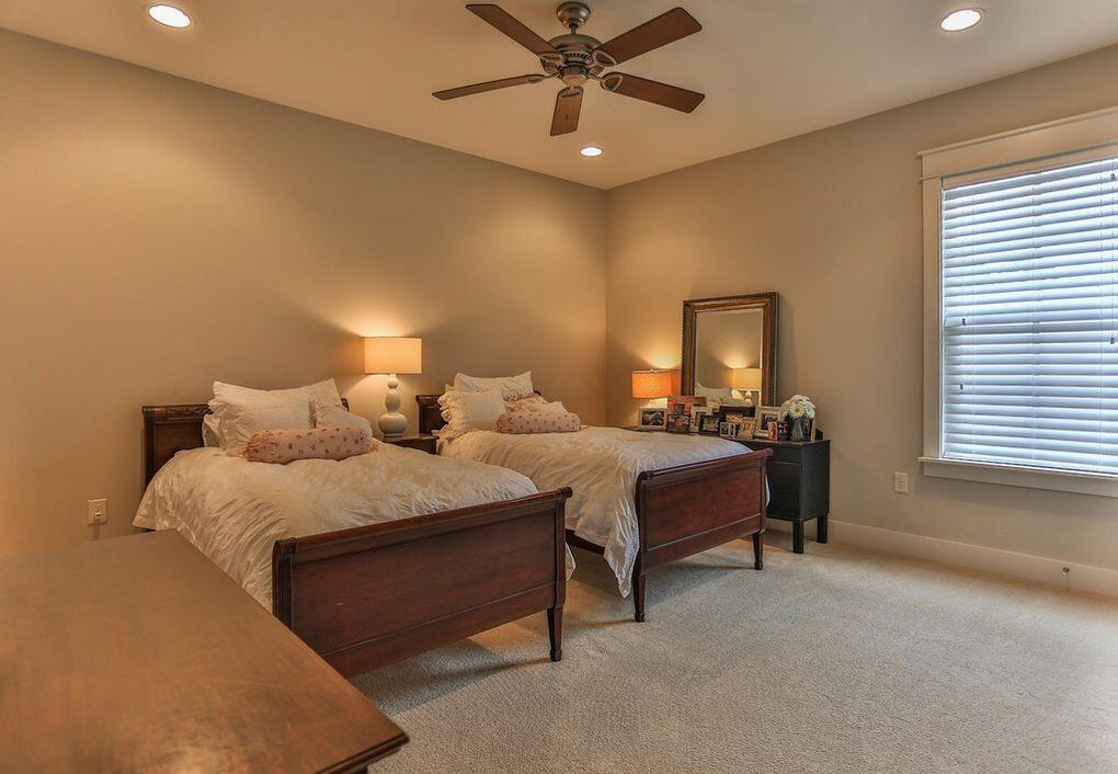 CARSON OAKS - Residential