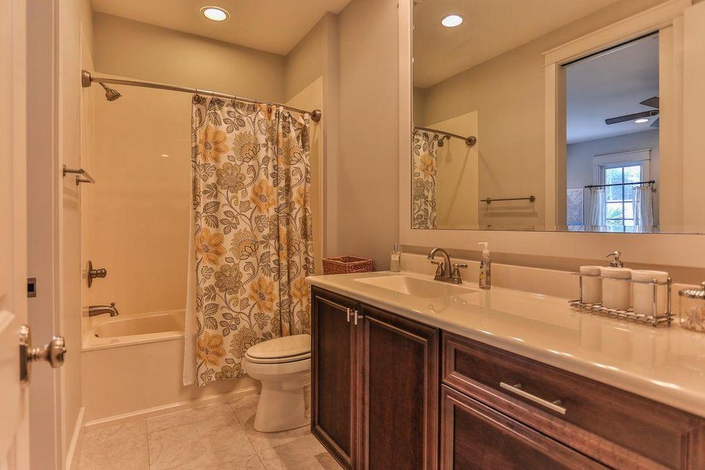 CARSON OAKS - Residential