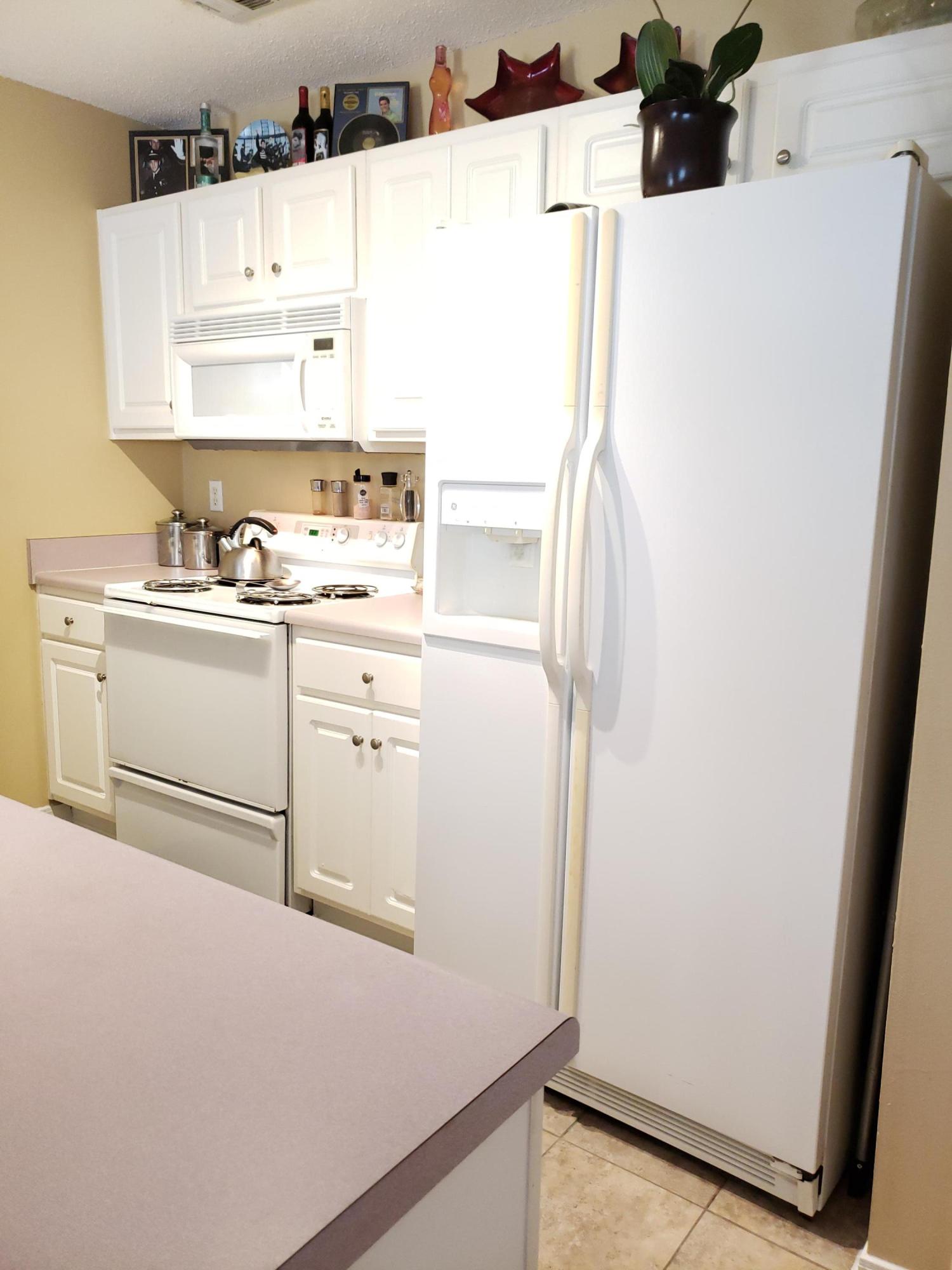 ALI-JO MANOR - Residential