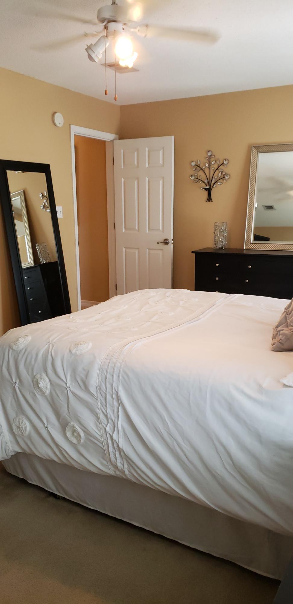 ALI-JO MANOR - Residential