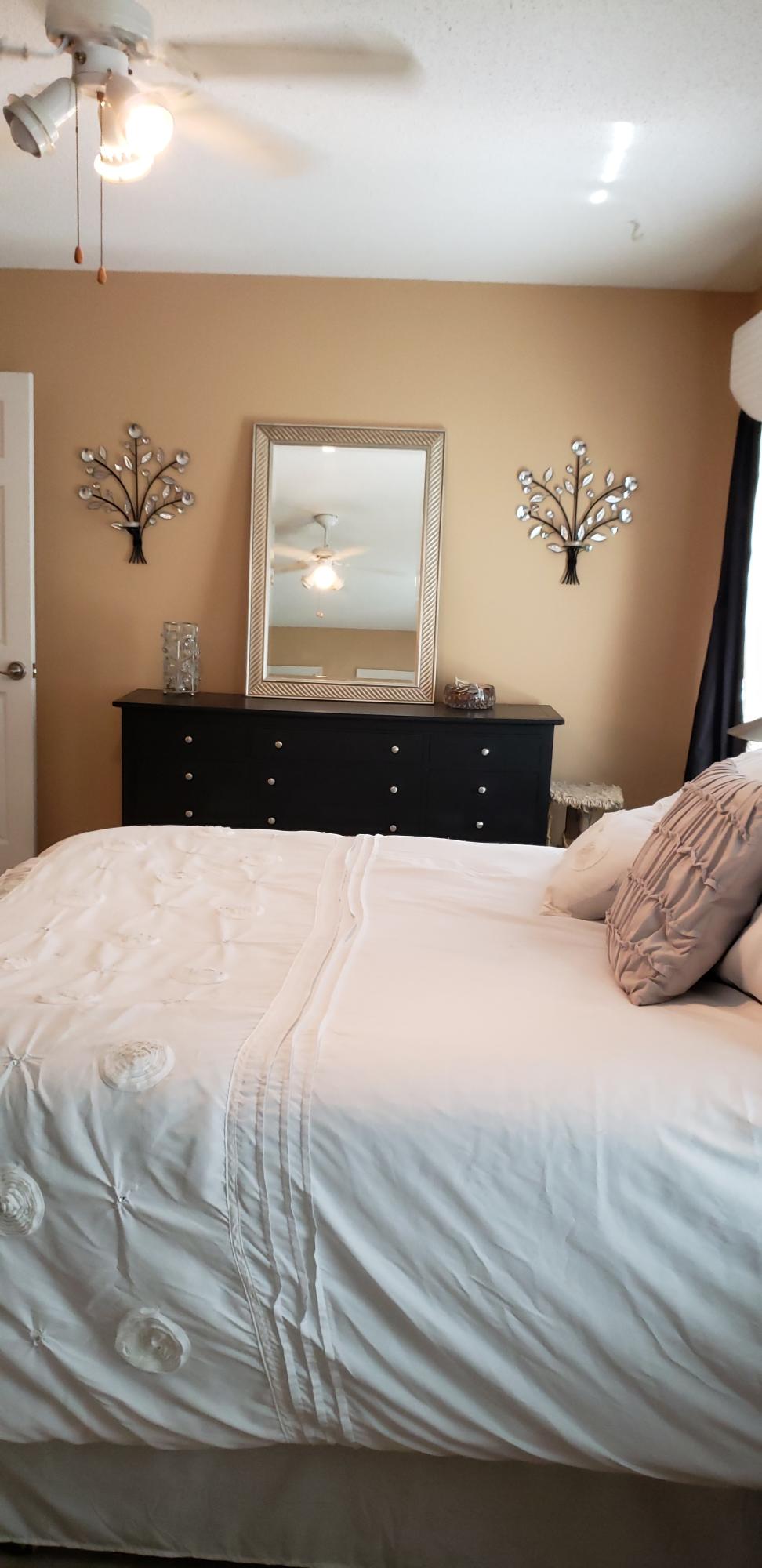 ALI-JO MANOR - Residential