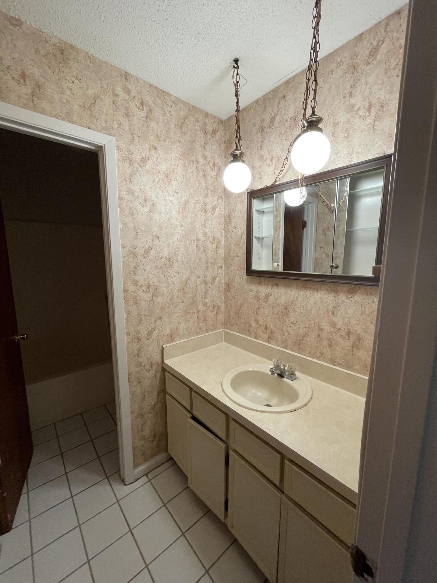 LIVE OAK - Residential Lease