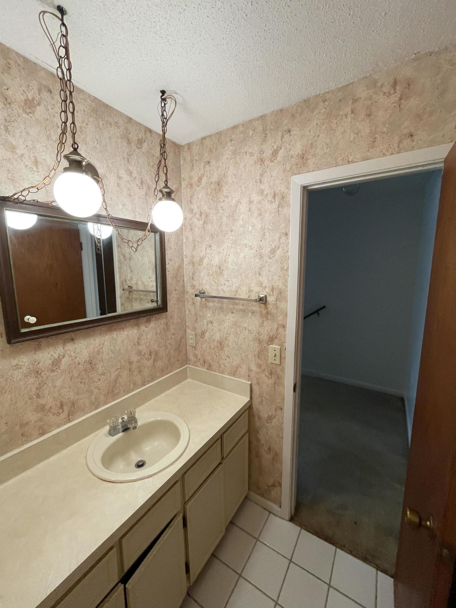 LIVE OAK - Residential Lease