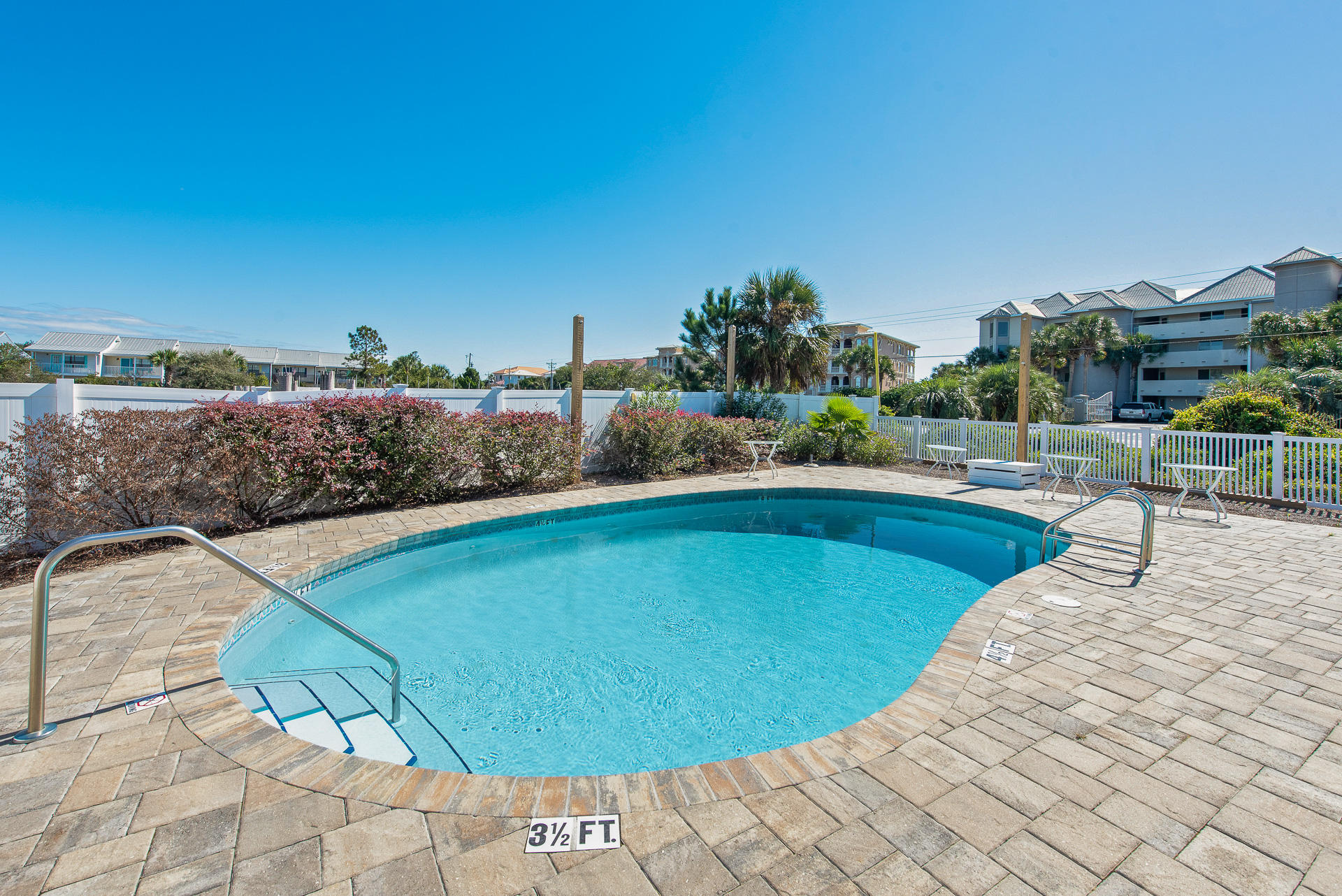 TRANQUIL SHORES - Residential