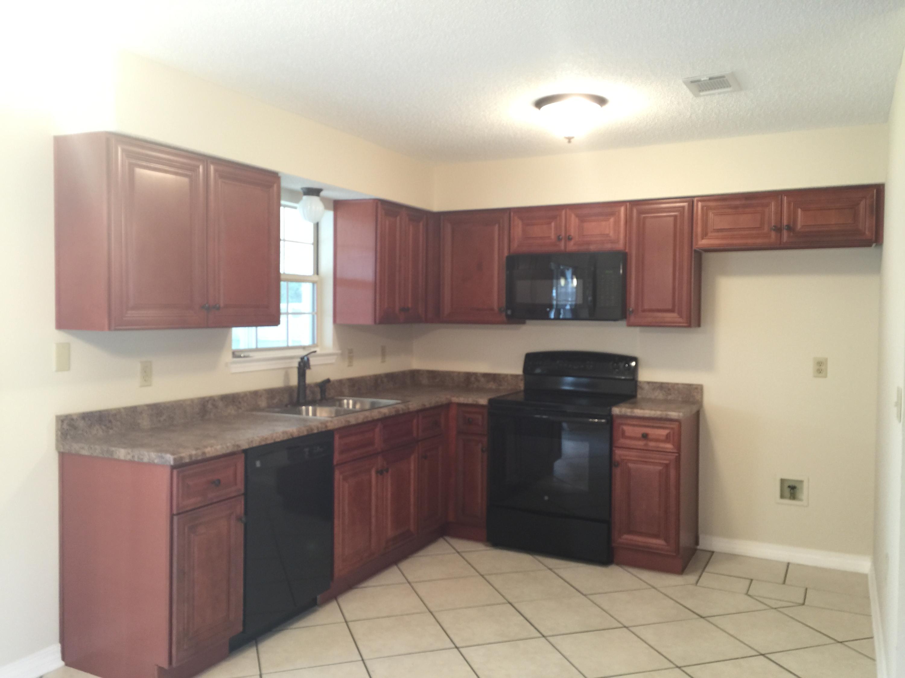 SOUTH POINTE EST - Residential