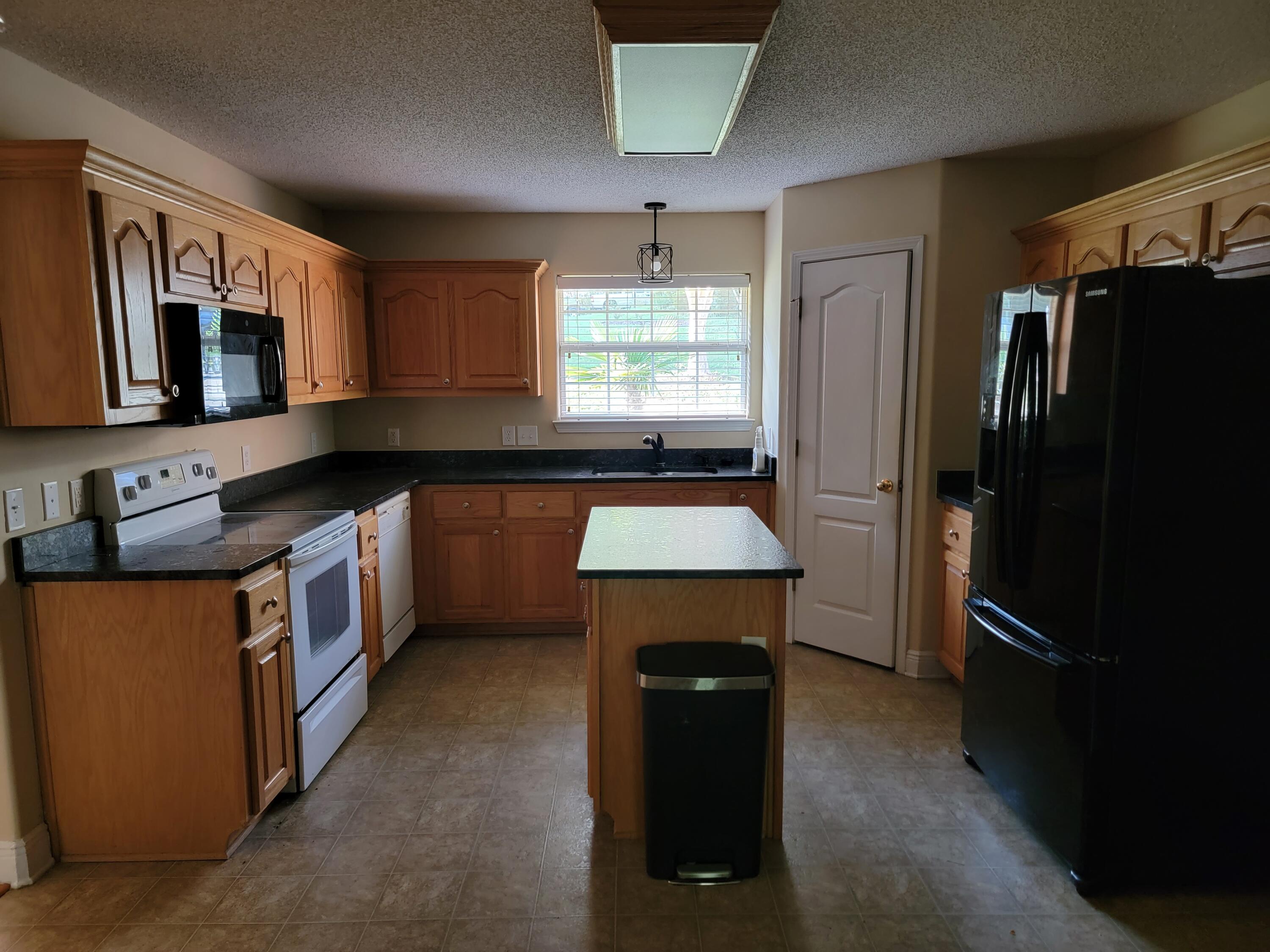 FOX VALLEY - Residential Lease