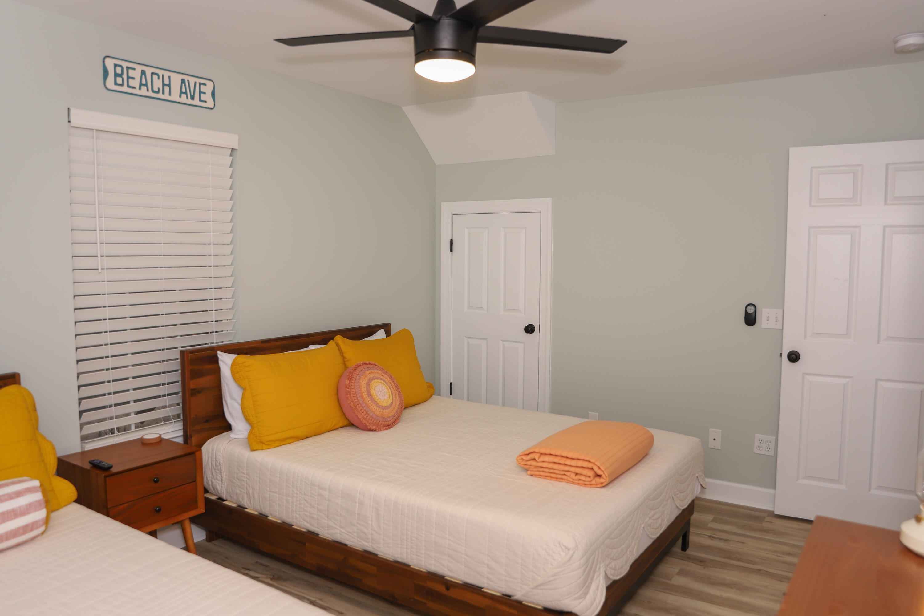 KISKA BEACH 1ST ADDN - Residential