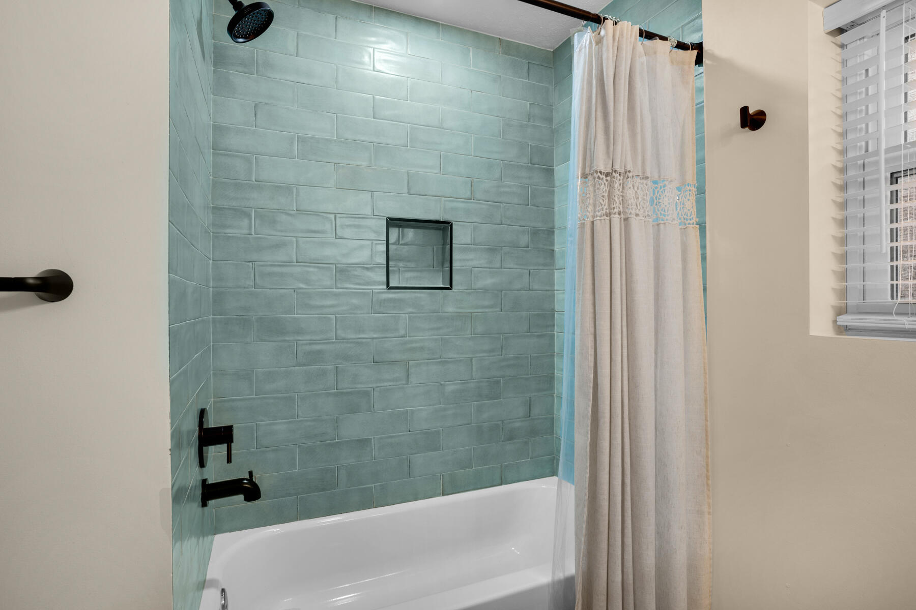 KISKA BEACH 1ST ADDN - Residential