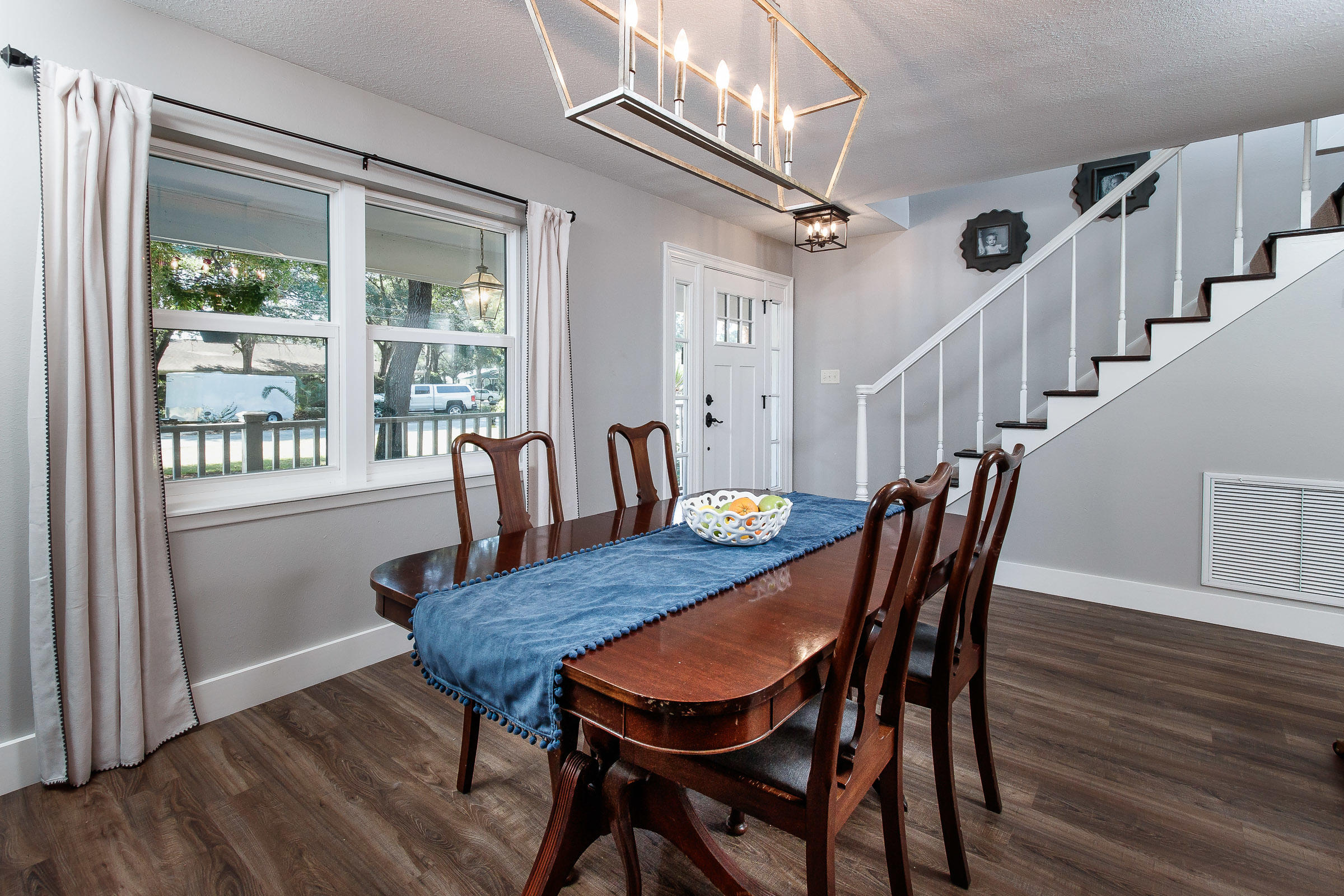 COUNTRY CLUB ESTATES - Residential