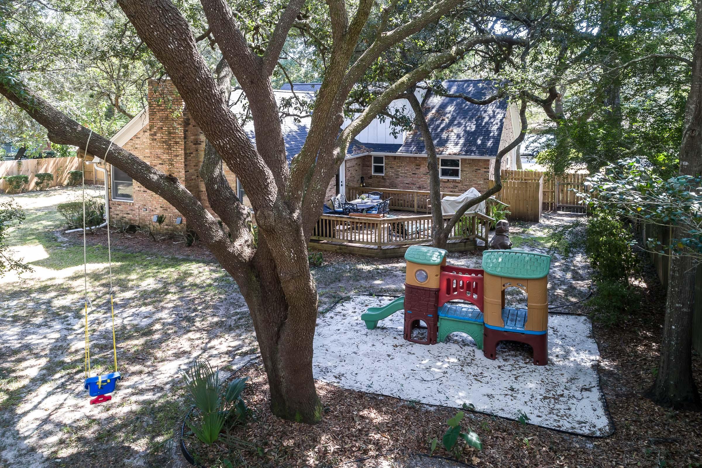 COUNTRY CLUB ESTATES - Residential