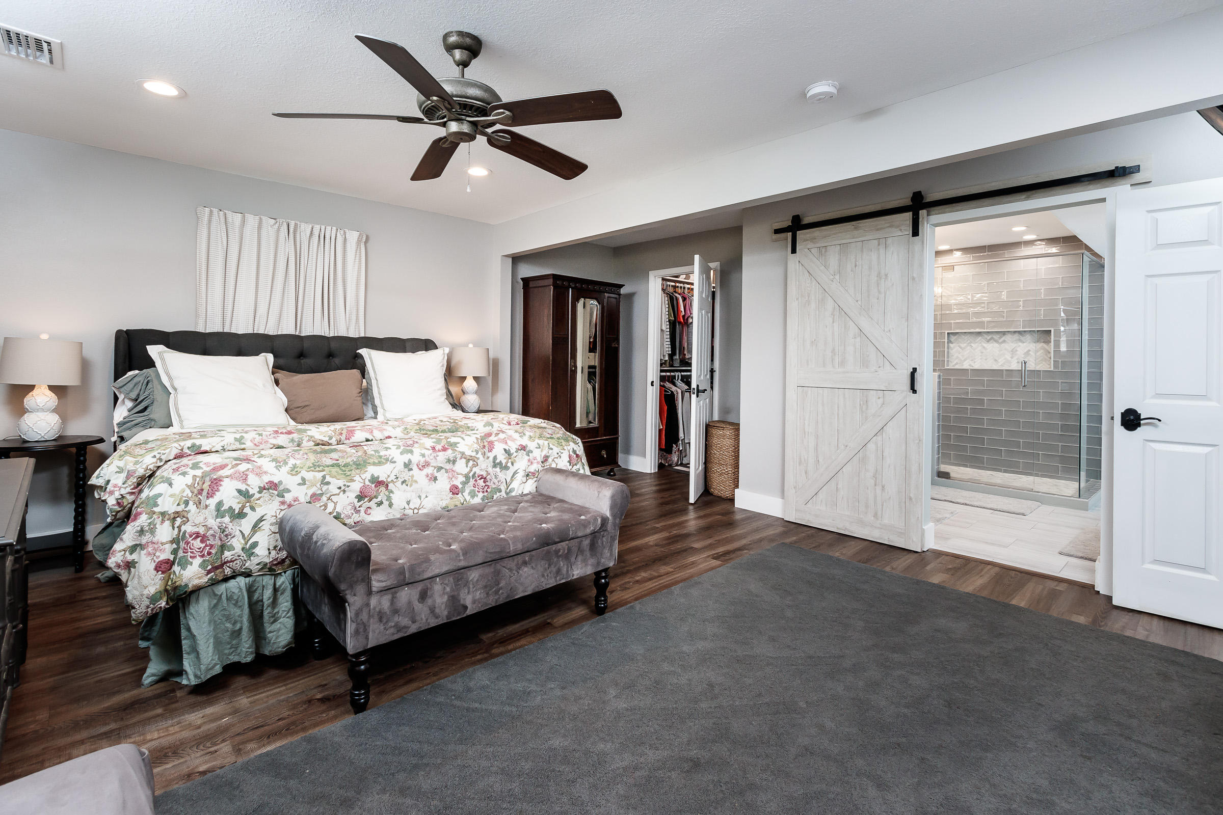 COUNTRY CLUB ESTATES - Residential