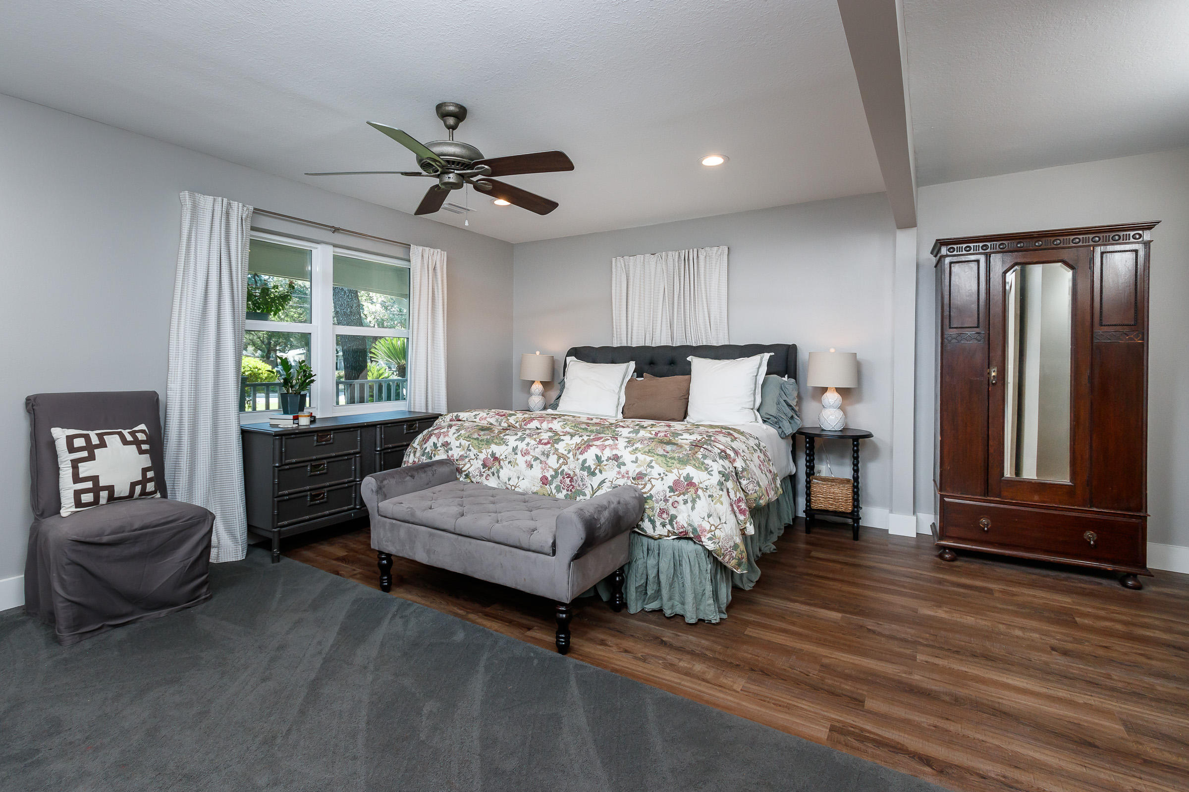 COUNTRY CLUB ESTATES - Residential