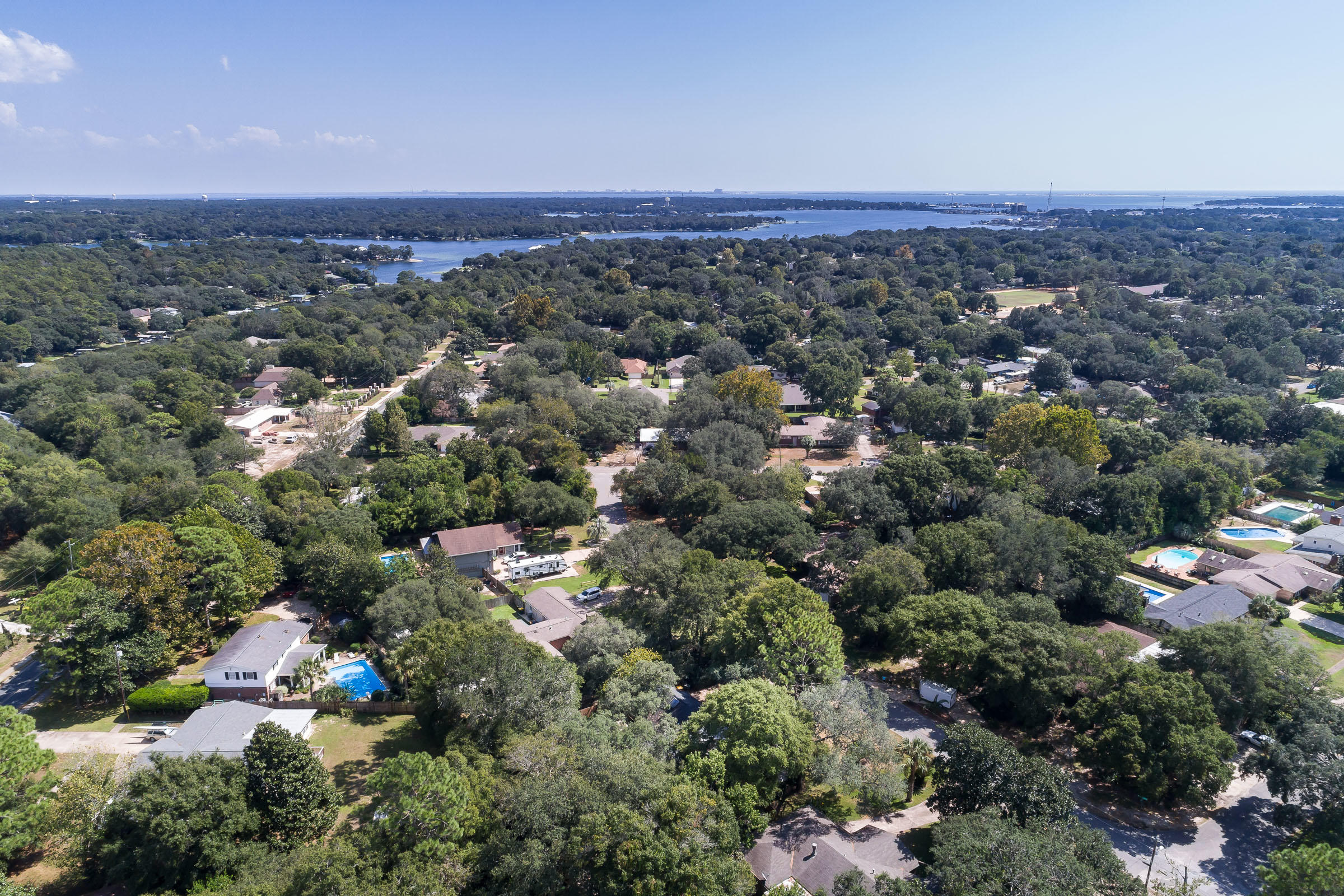 COUNTRY CLUB ESTATES - Residential