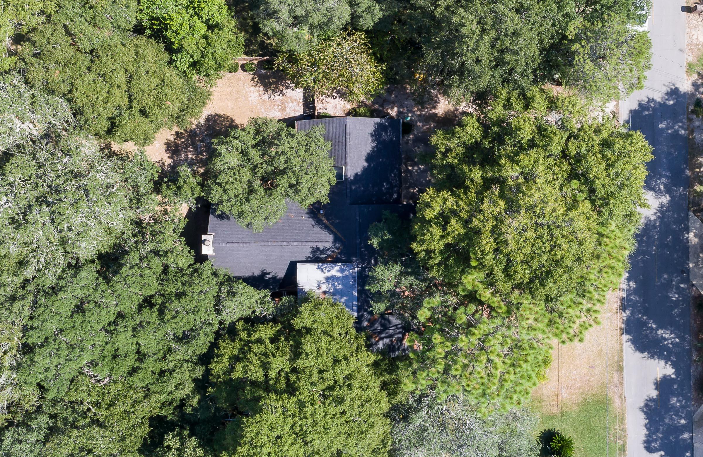 COUNTRY CLUB ESTATES - Residential