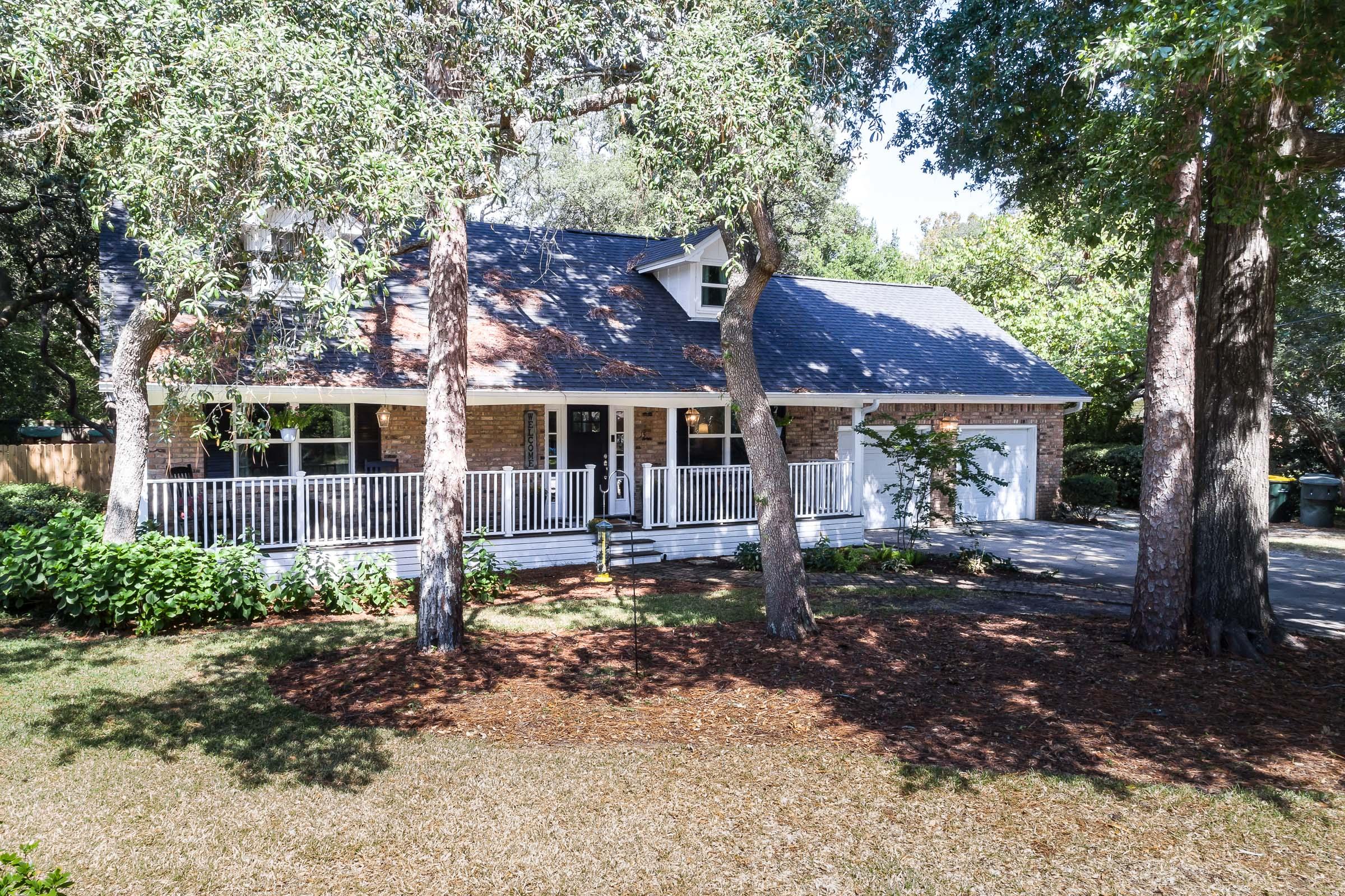 COUNTRY CLUB ESTATES - Residential