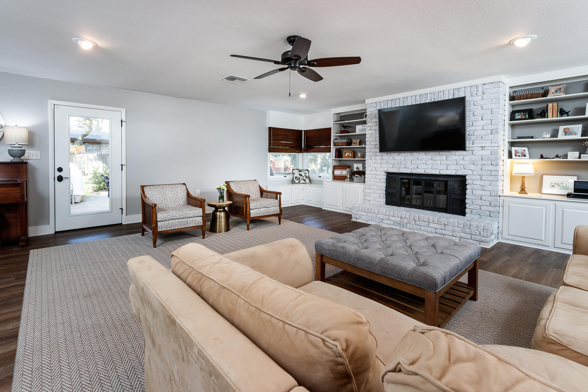 COUNTRY CLUB ESTATES - Residential