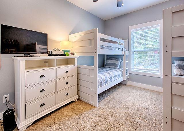 VILLAGE AT BLUE MOUNTAIN BEACH - Residential