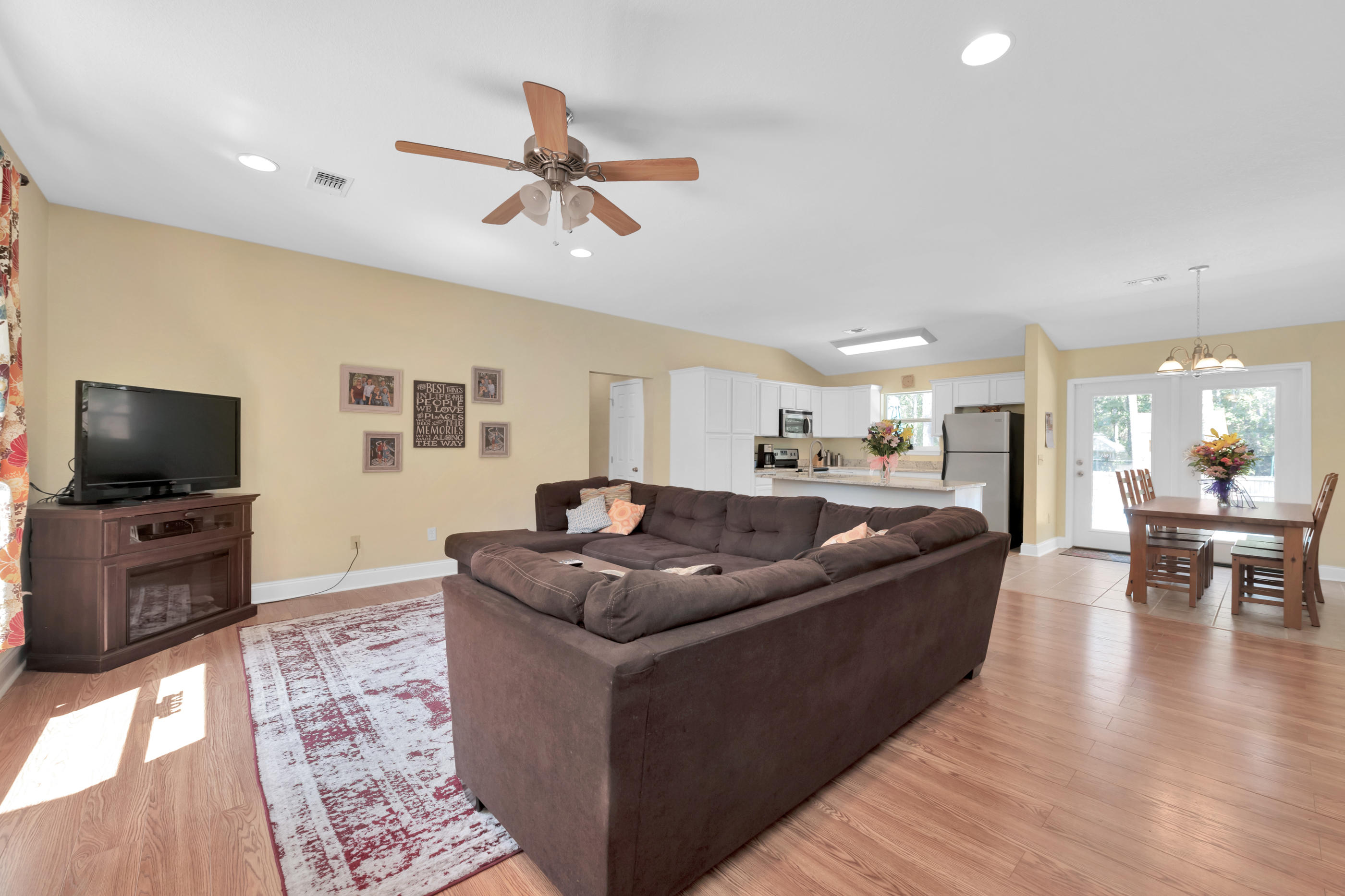 HOLLEY BY THE SEA - Residential