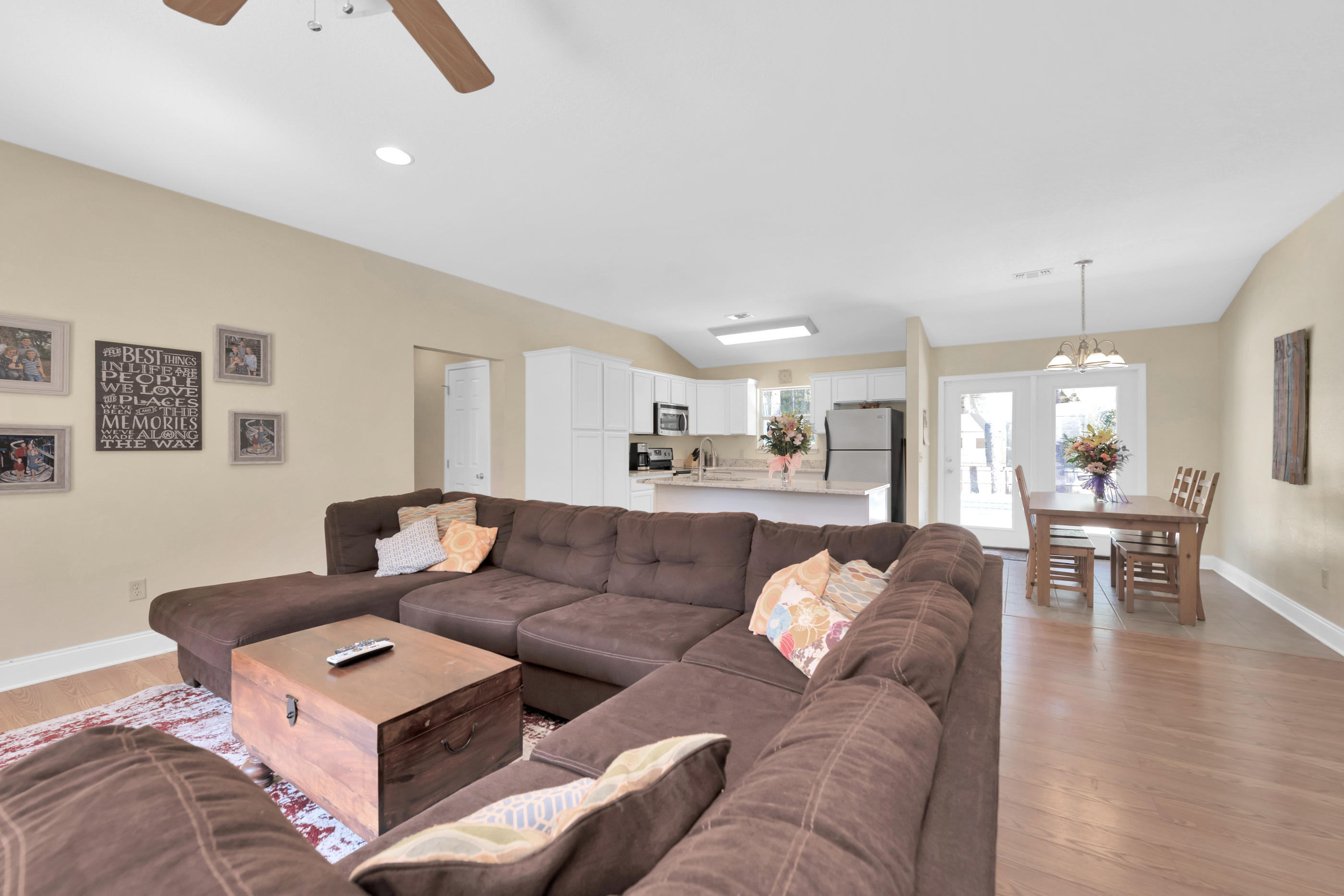 HOLLEY BY THE SEA - Residential