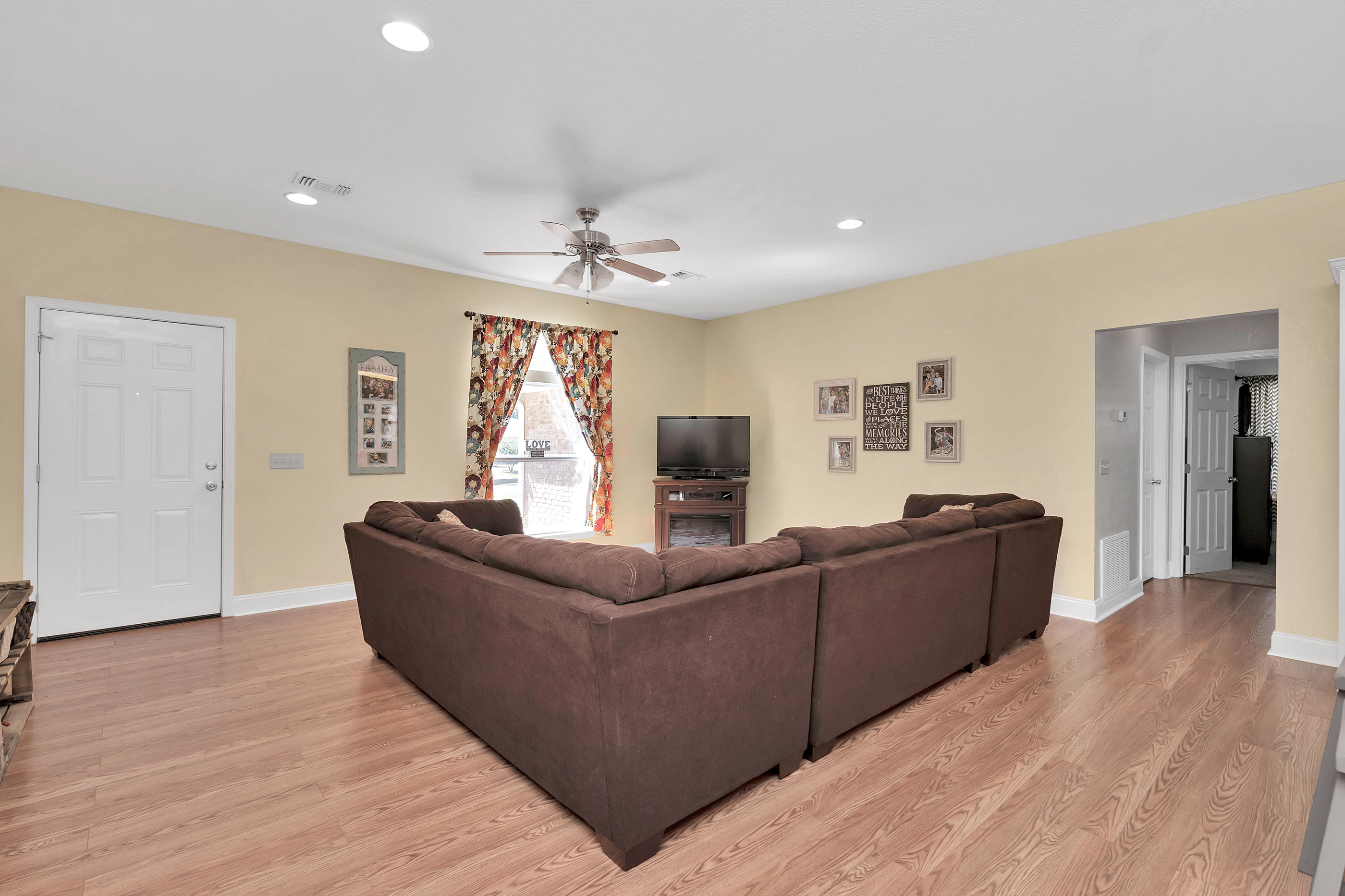 HOLLEY BY THE SEA - Residential