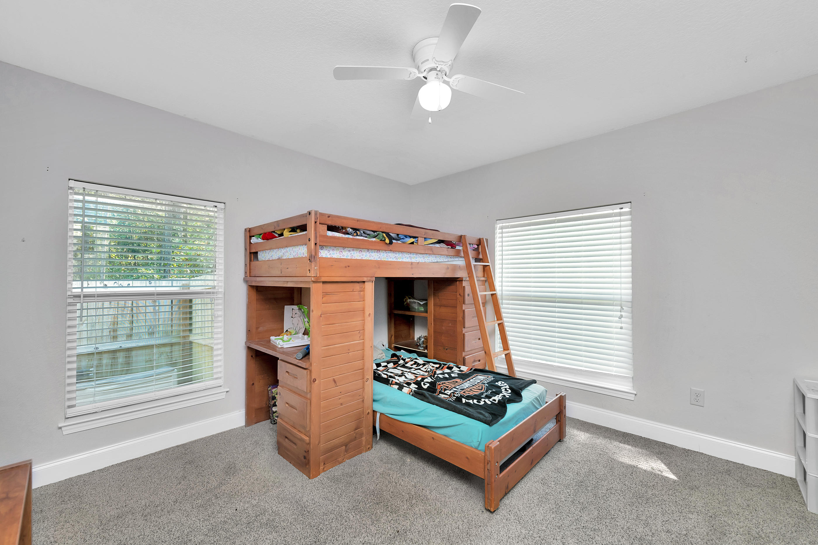 HOLLEY BY THE SEA - Residential