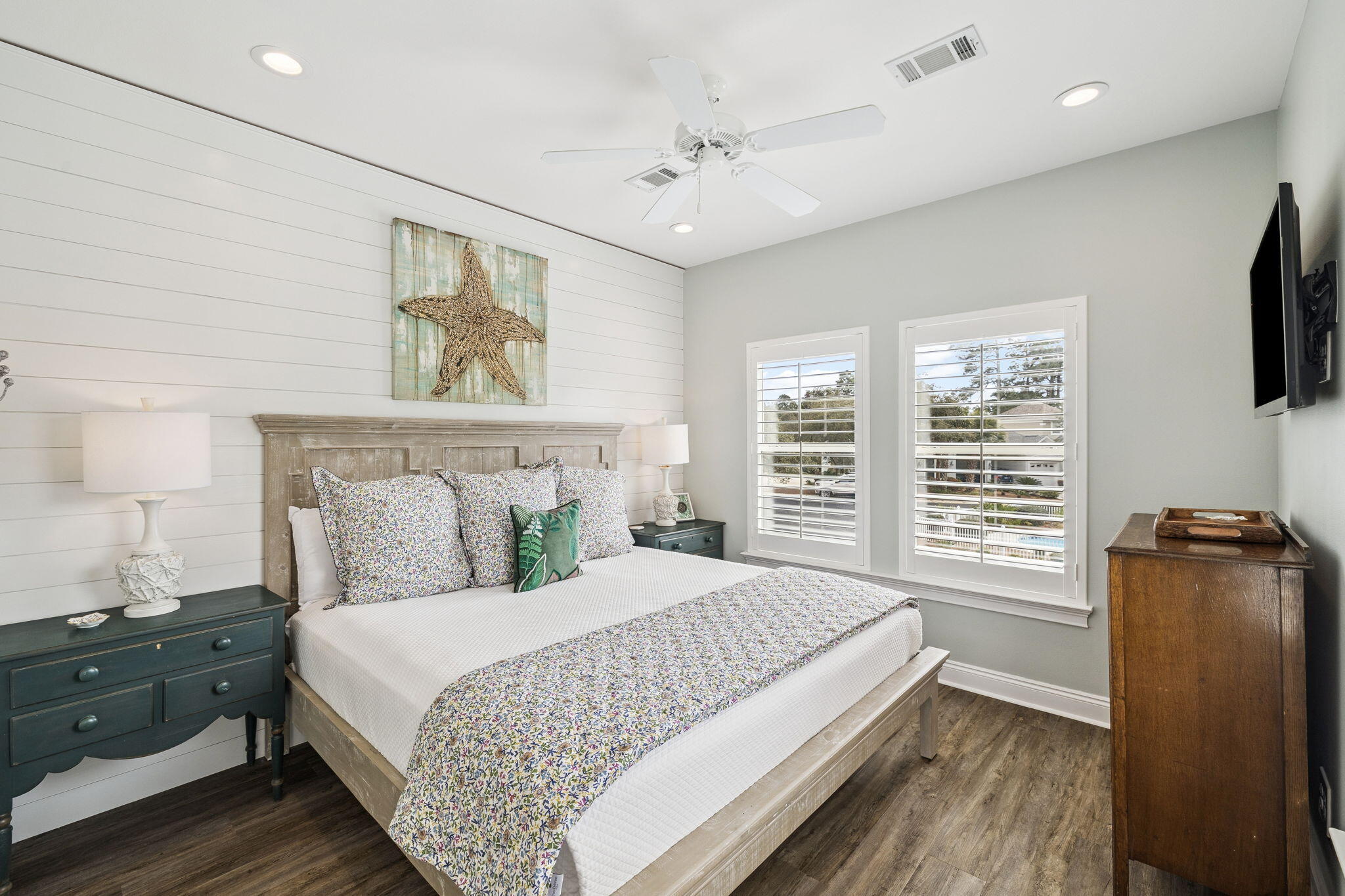 FAIRWAY VILLAS - Residential