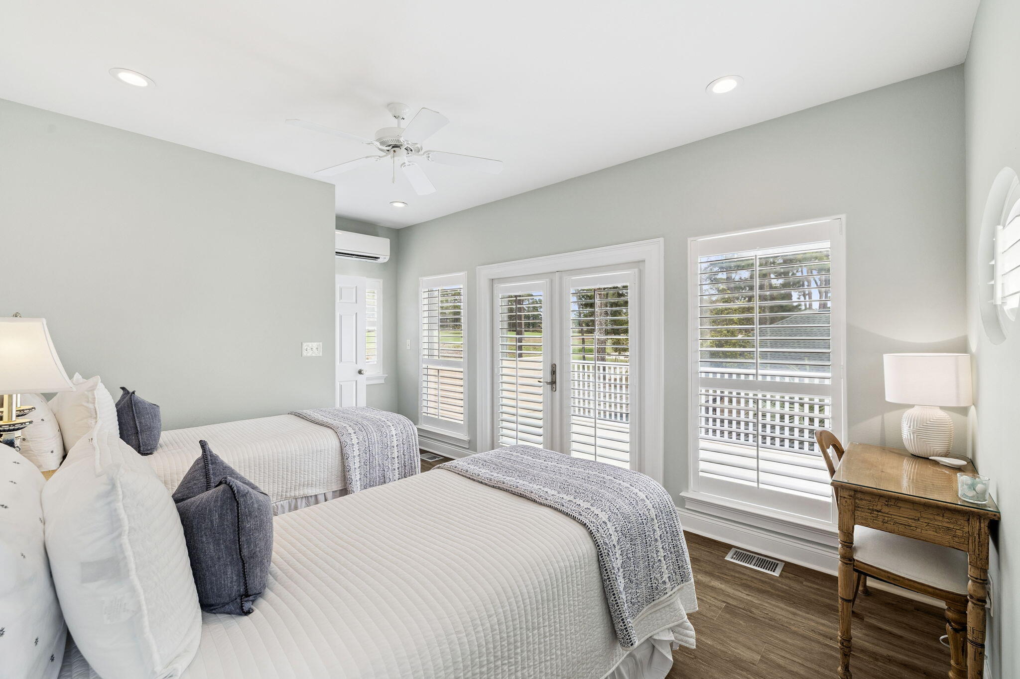 FAIRWAY VILLAS - Residential