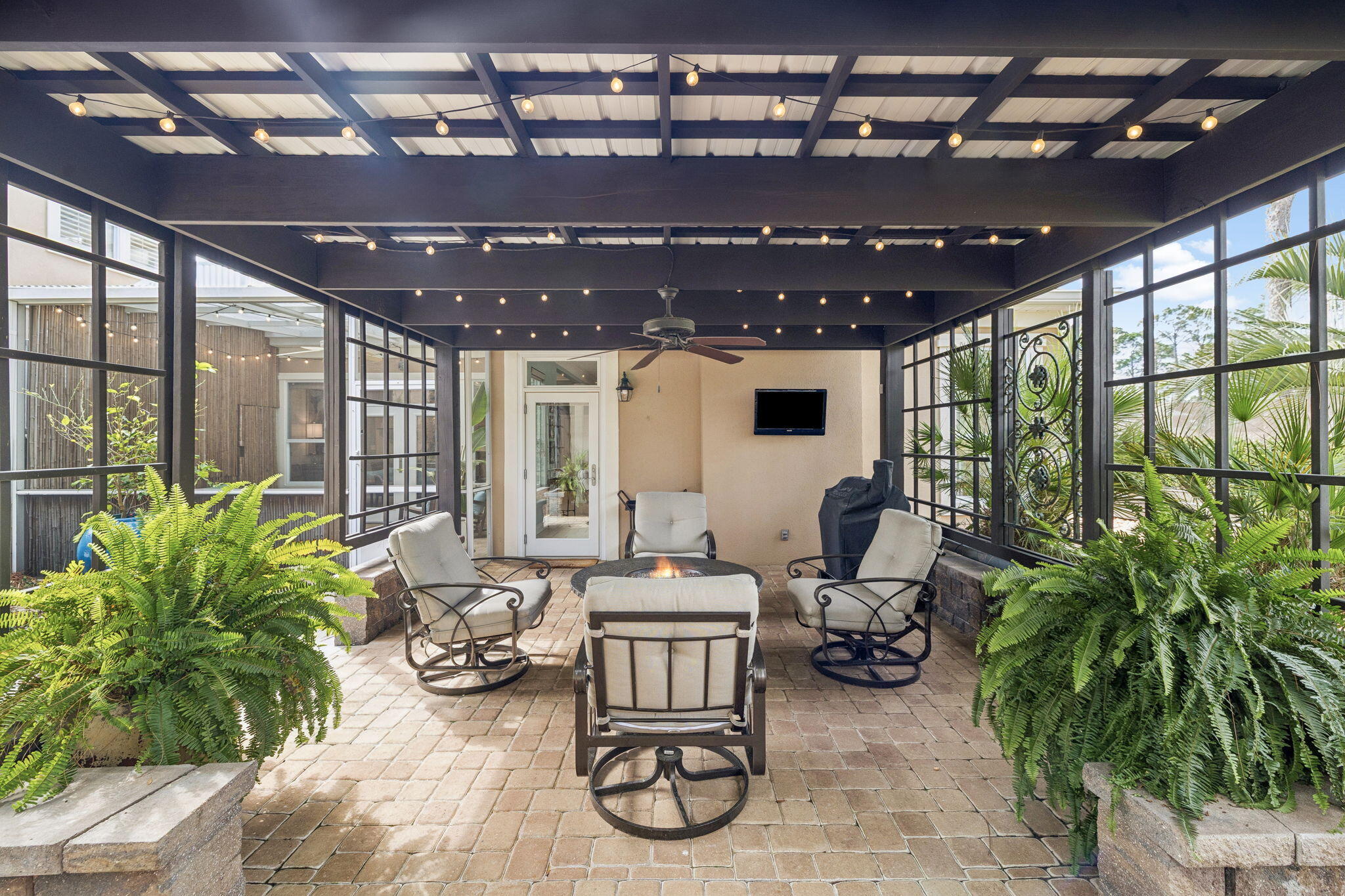 FAIRWAY VILLAS - Residential