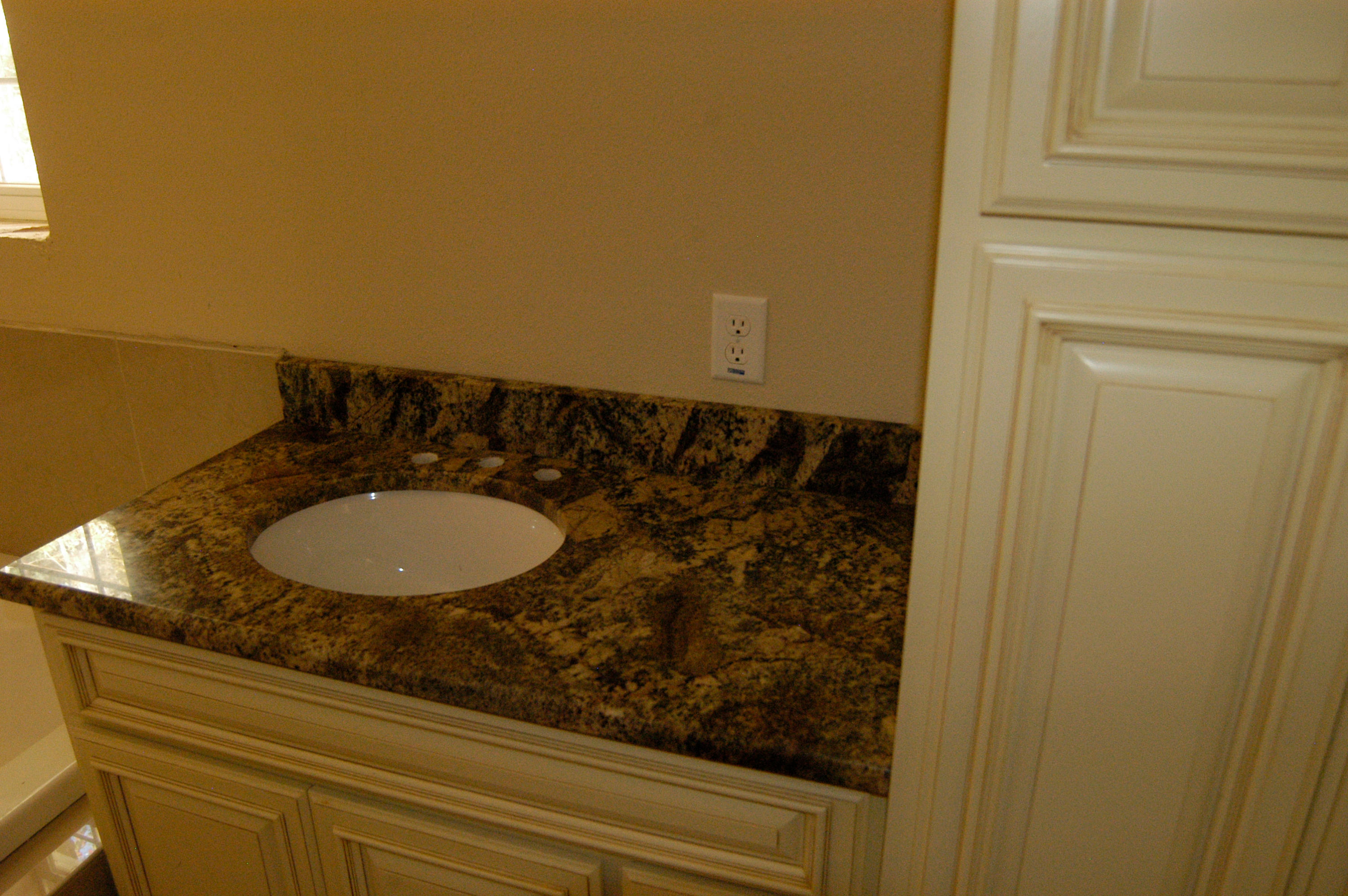 LAGRANGE SHORES - Residential