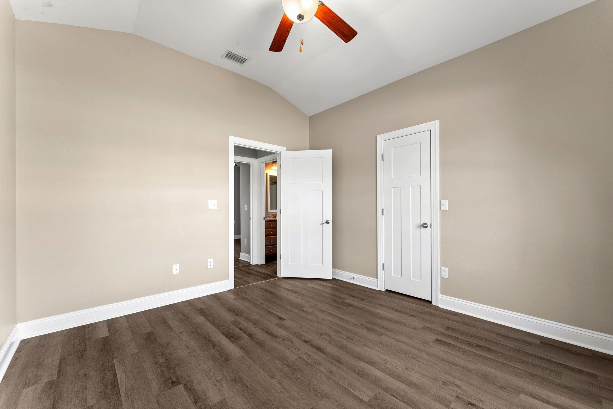 CROSS CREEK - Residential