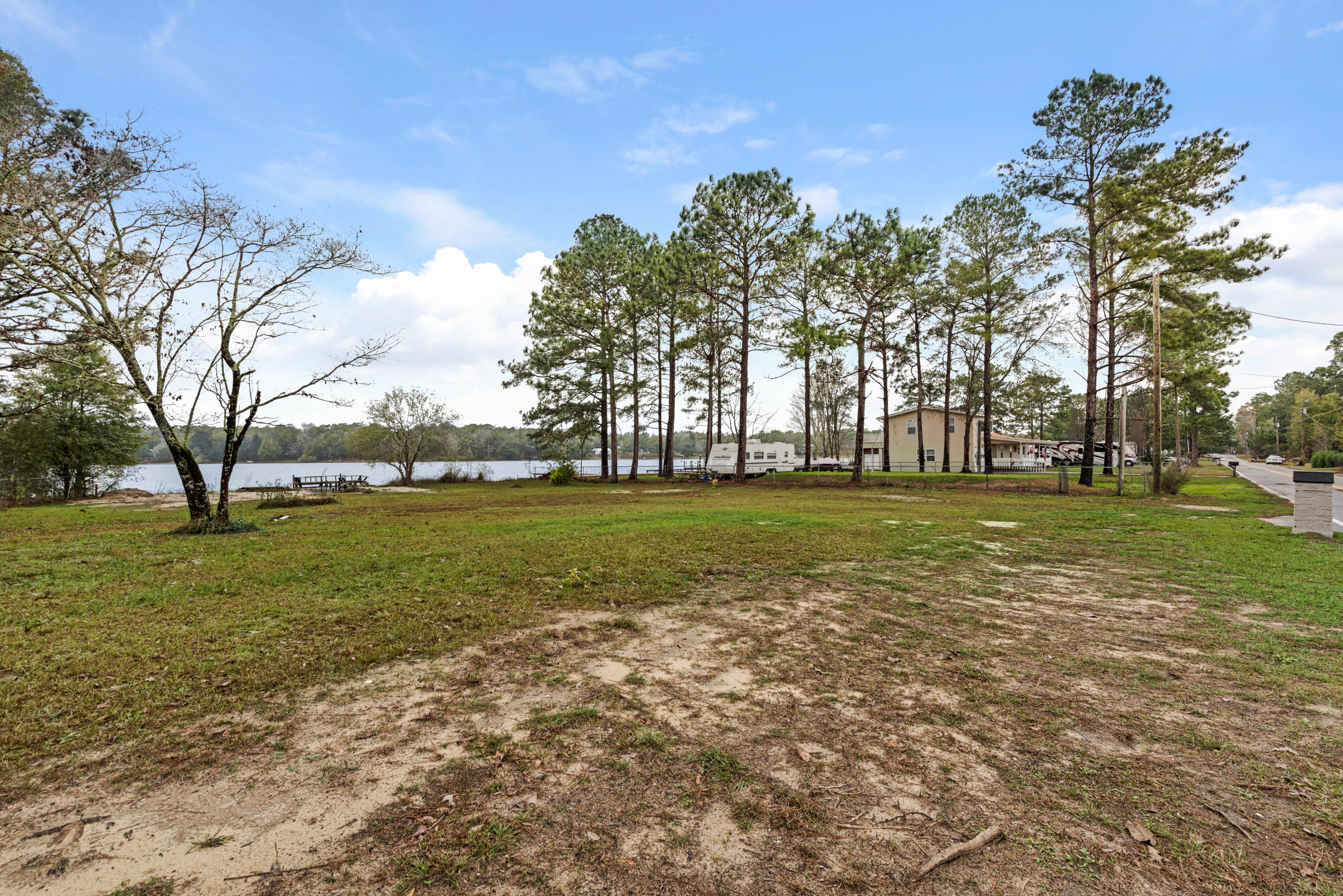 PARADISE ISLAND - Land