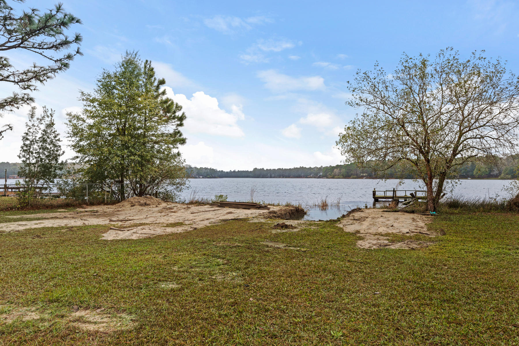 PARADISE ISLAND - Land