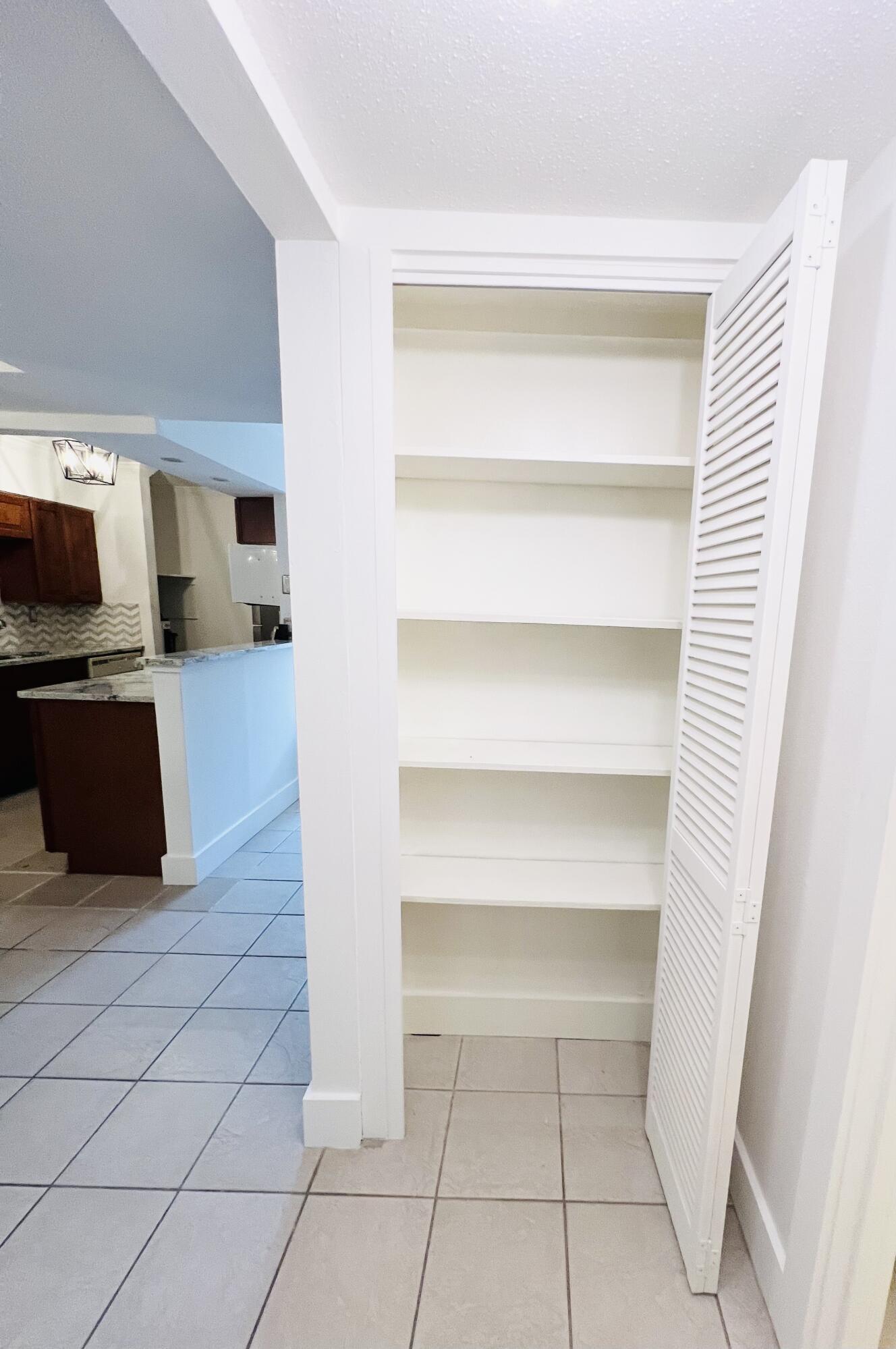 CEDARS CONDO - Residential