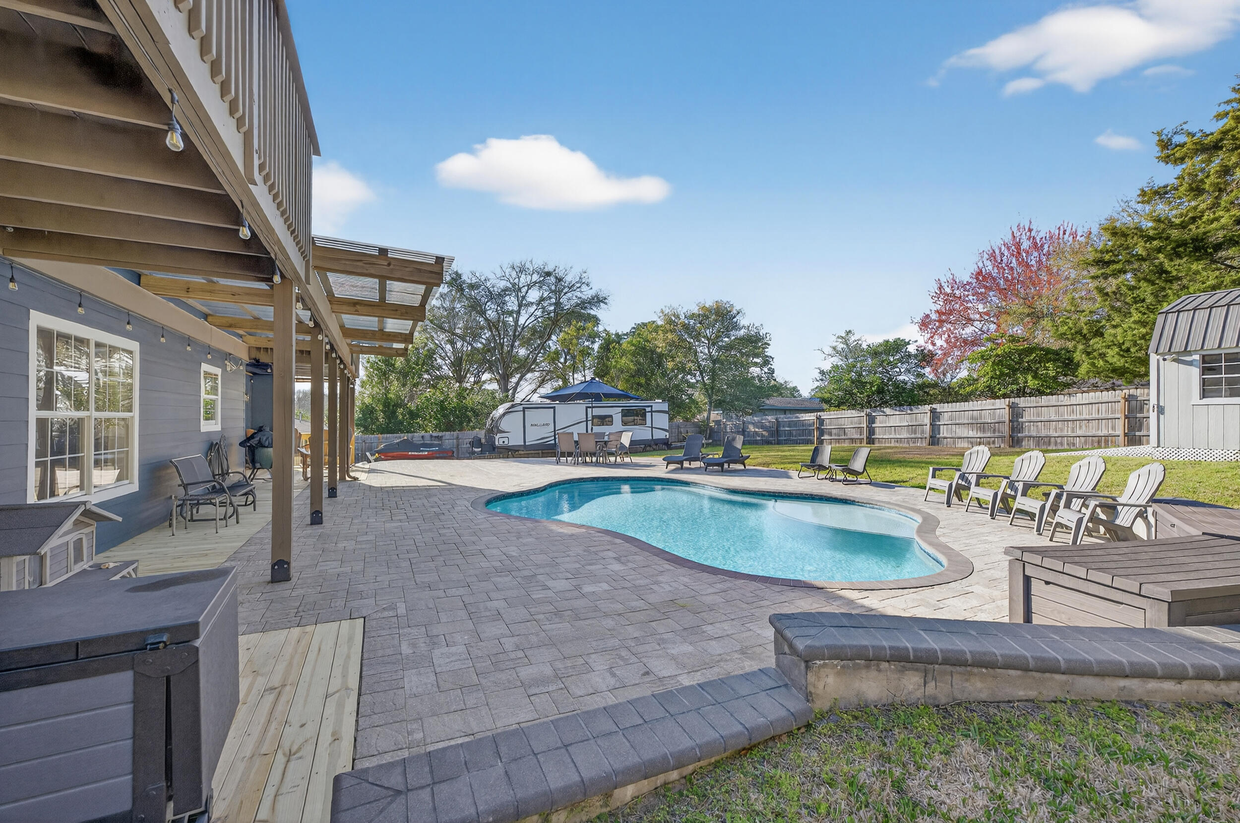 Poquito Bayou - Residential