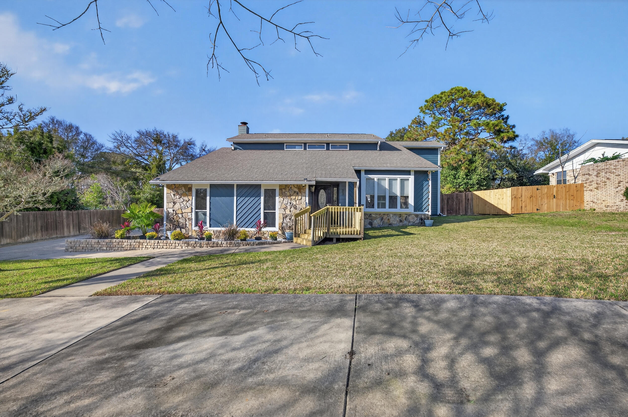 Poquito Bayou - Residential