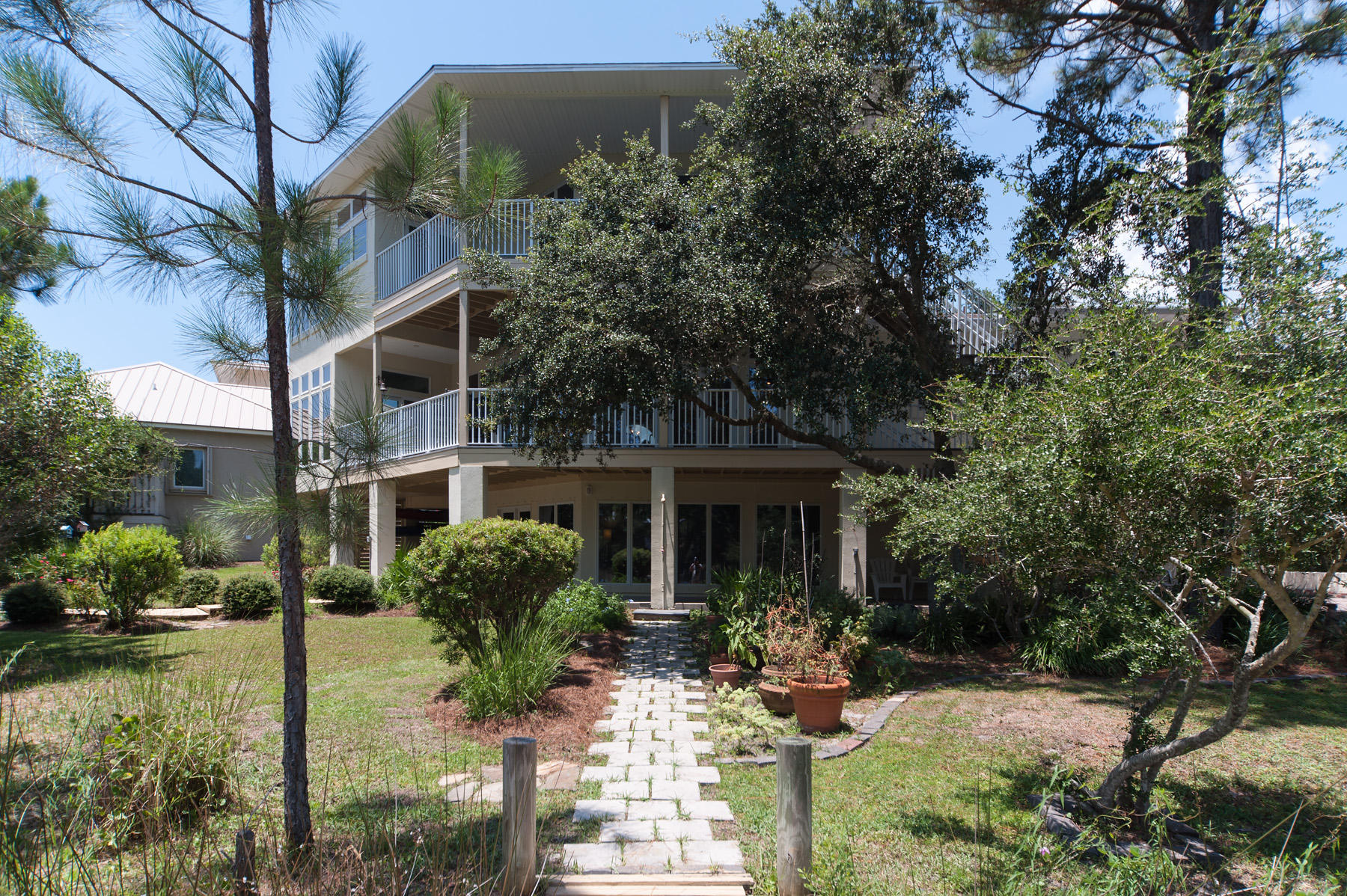 Lakewood Pointe Estates - Residential