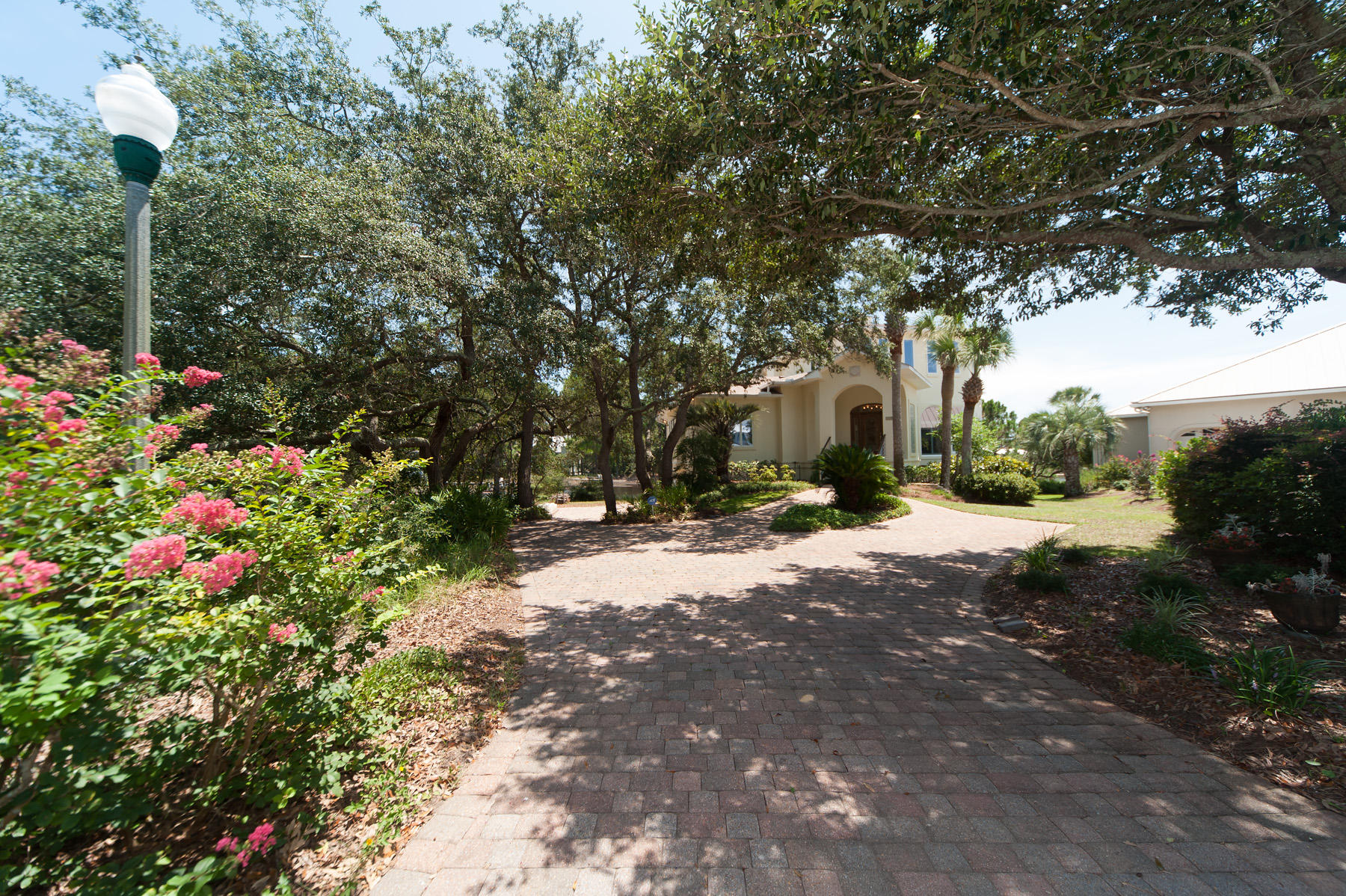 Lakewood Pointe Estates - Residential