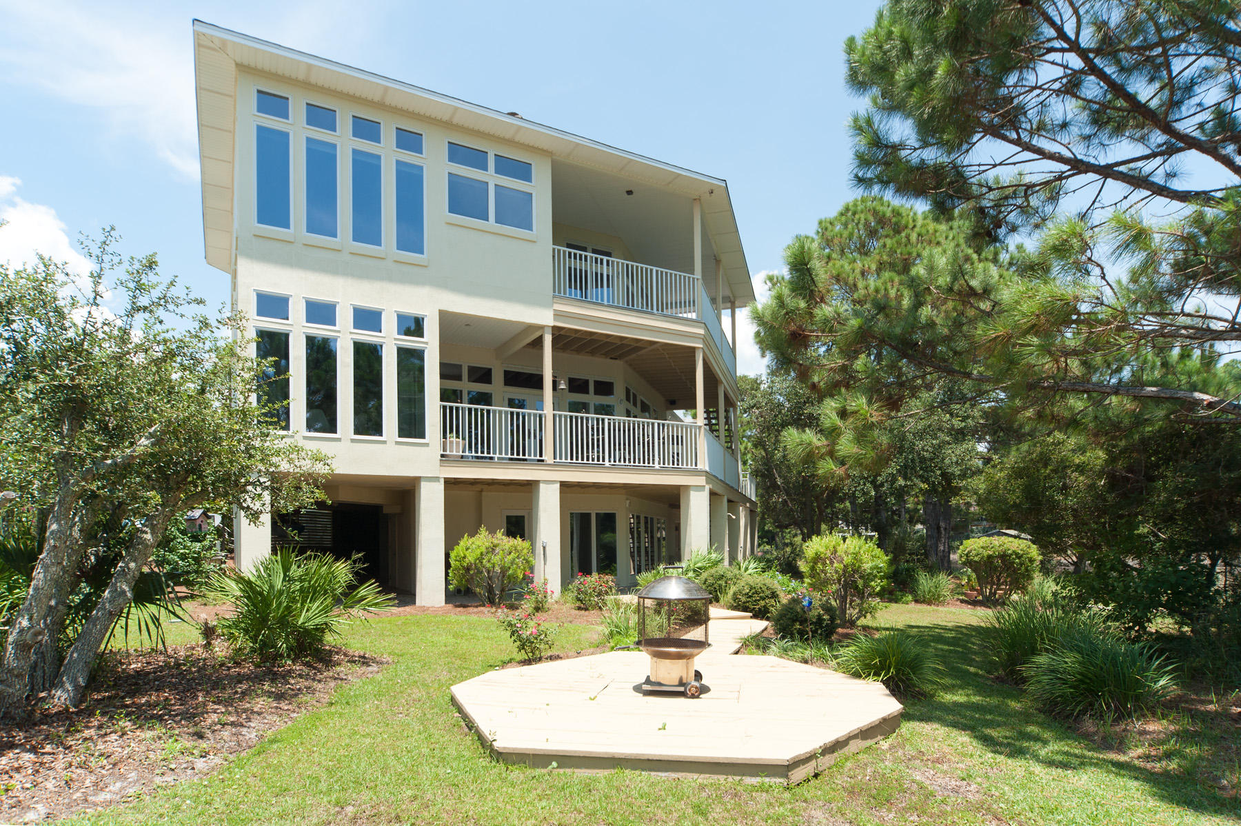 Lakewood Pointe Estates - Residential