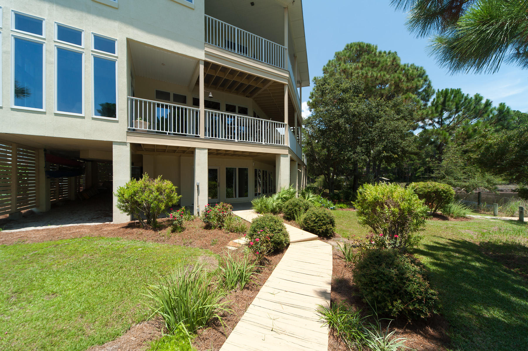 Lakewood Pointe Estates - Residential