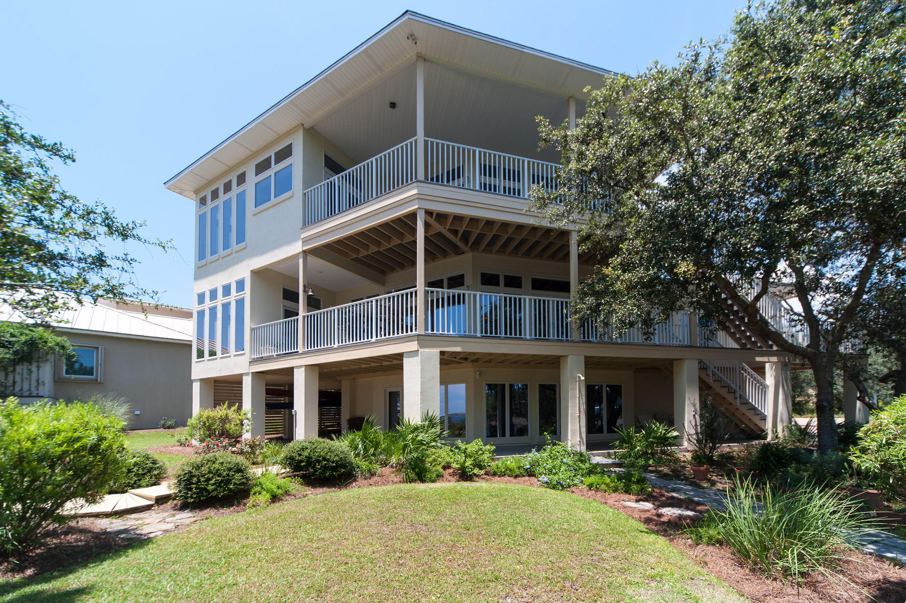 Lakewood Pointe Estates - Residential