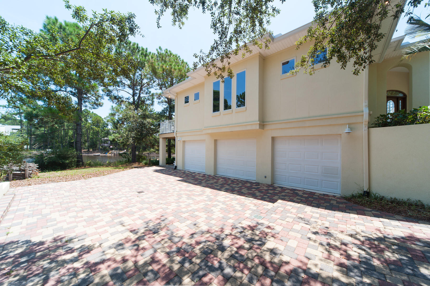 Lakewood Pointe Estates - Residential