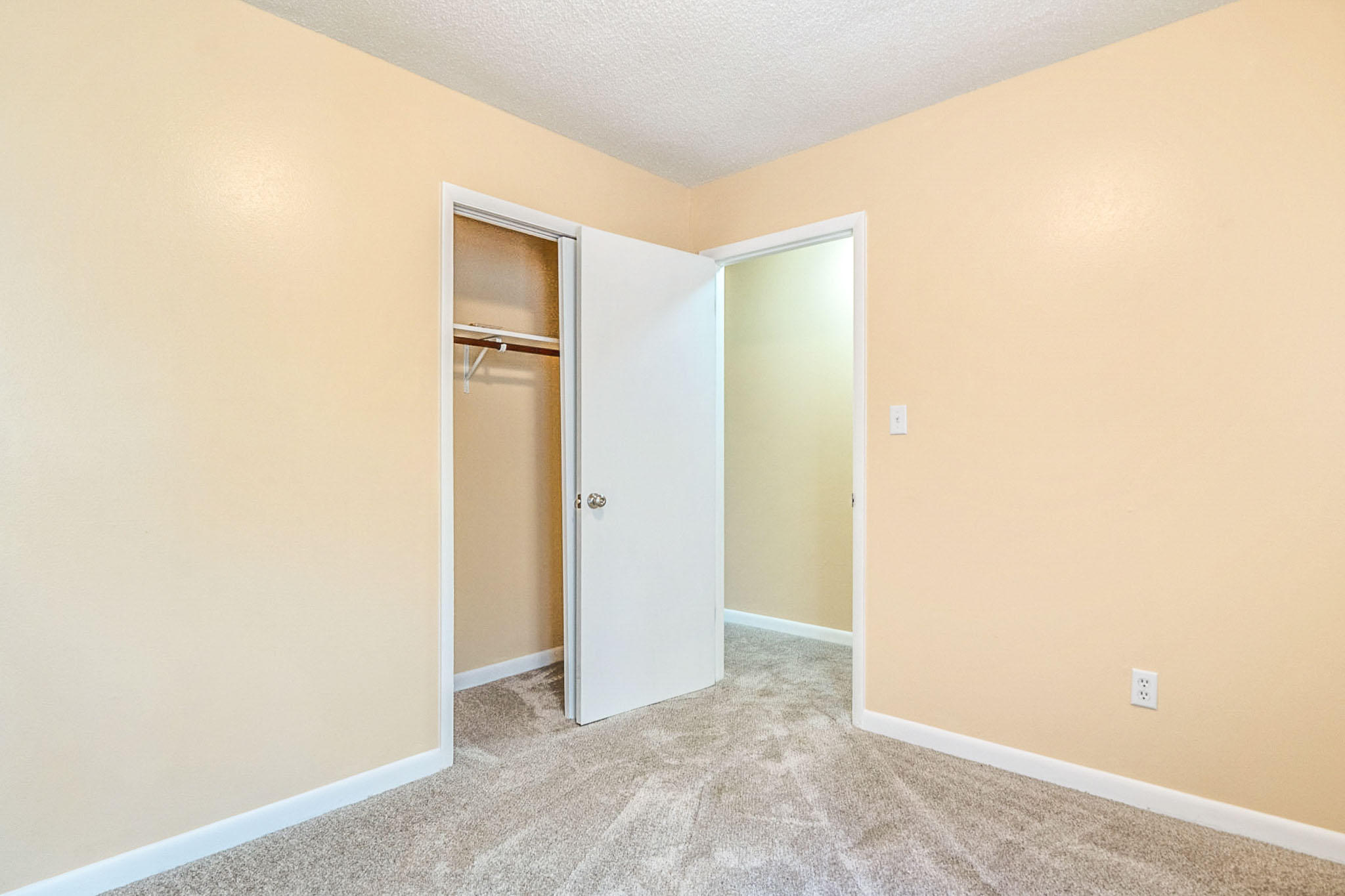 OAK WOOD T/H - Residential